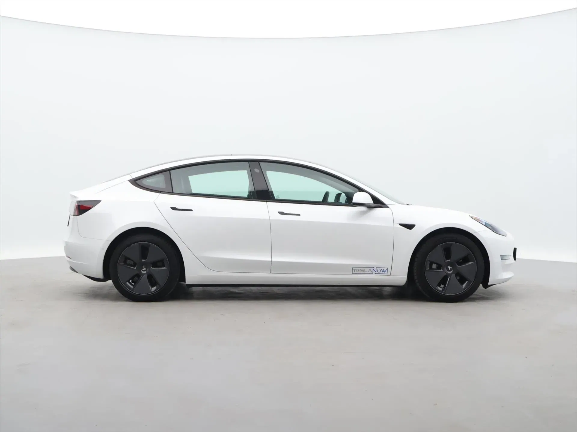Tesla Model 3 - Náhled 8