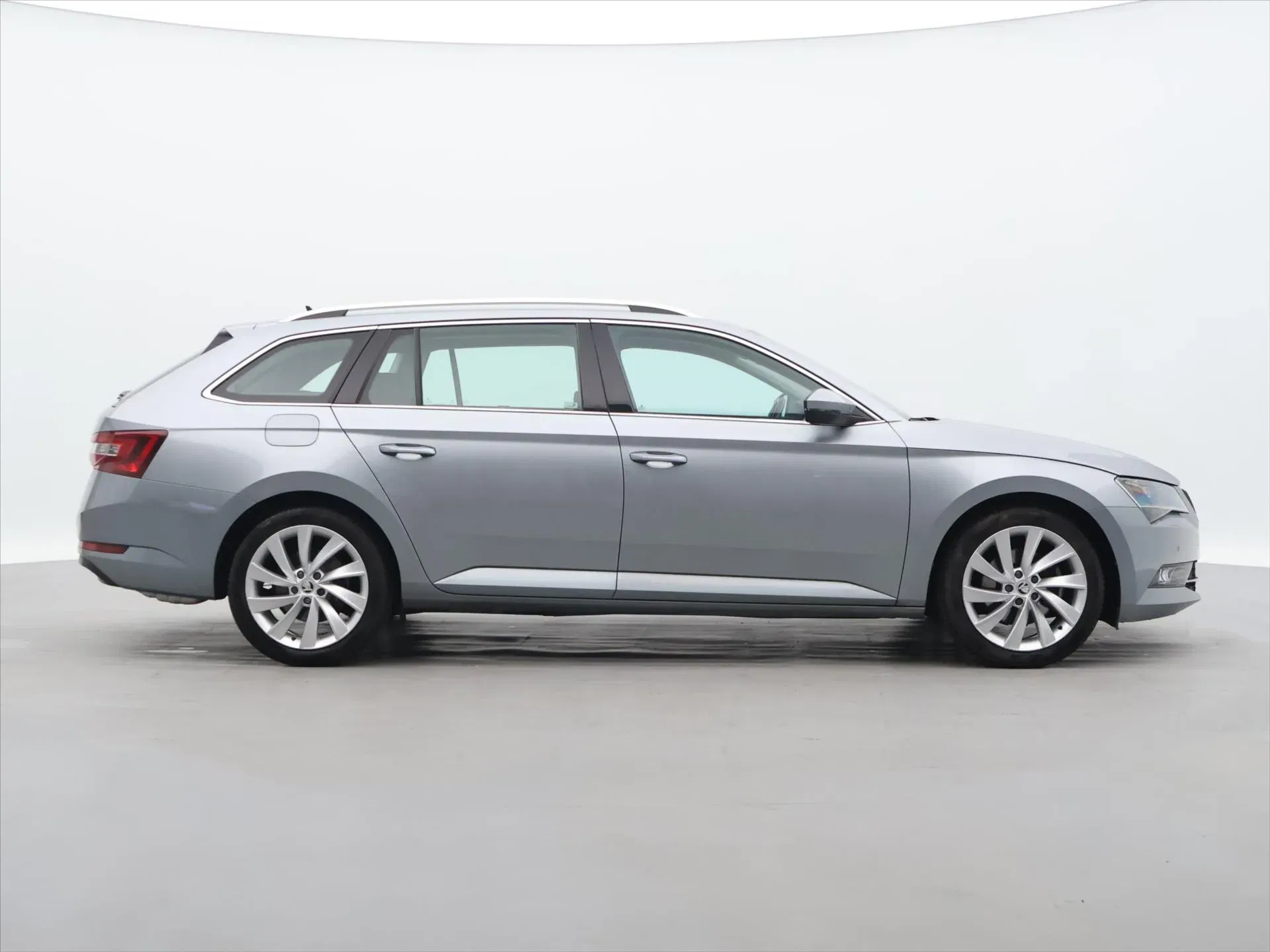 Škoda Superb - Náhled 8