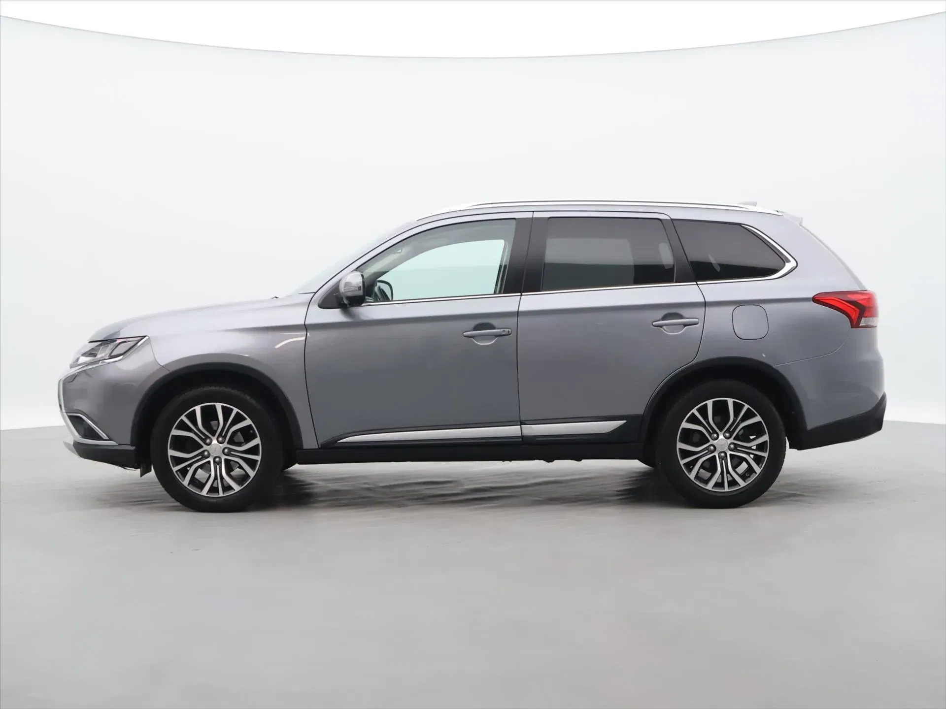 Mitsubishi Outlander - Náhled 3