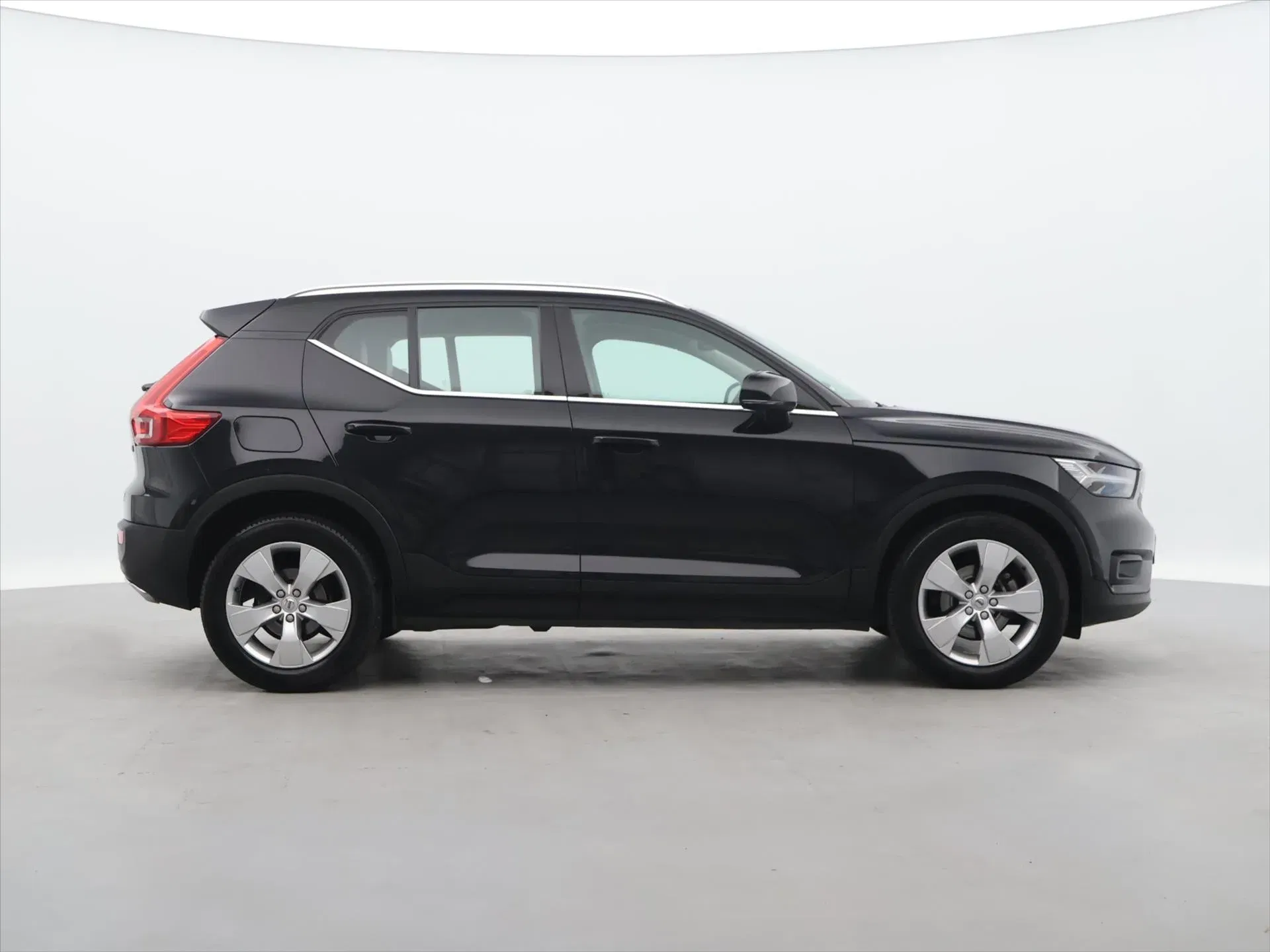 Volvo XC40 - Náhled 8