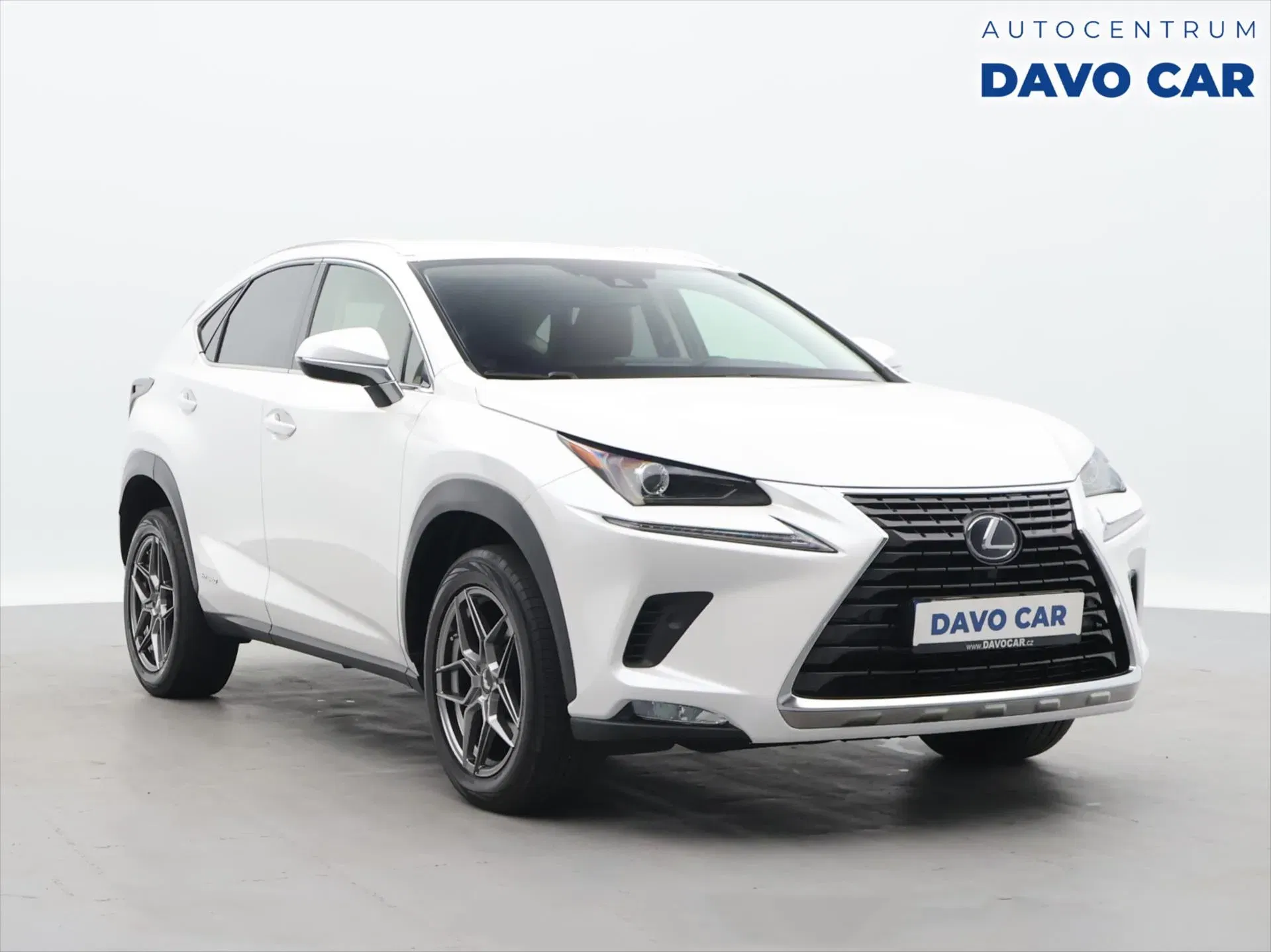 Lexus NX 300h 2,5 Hybrid 145kW 4WD Prestige, 2021