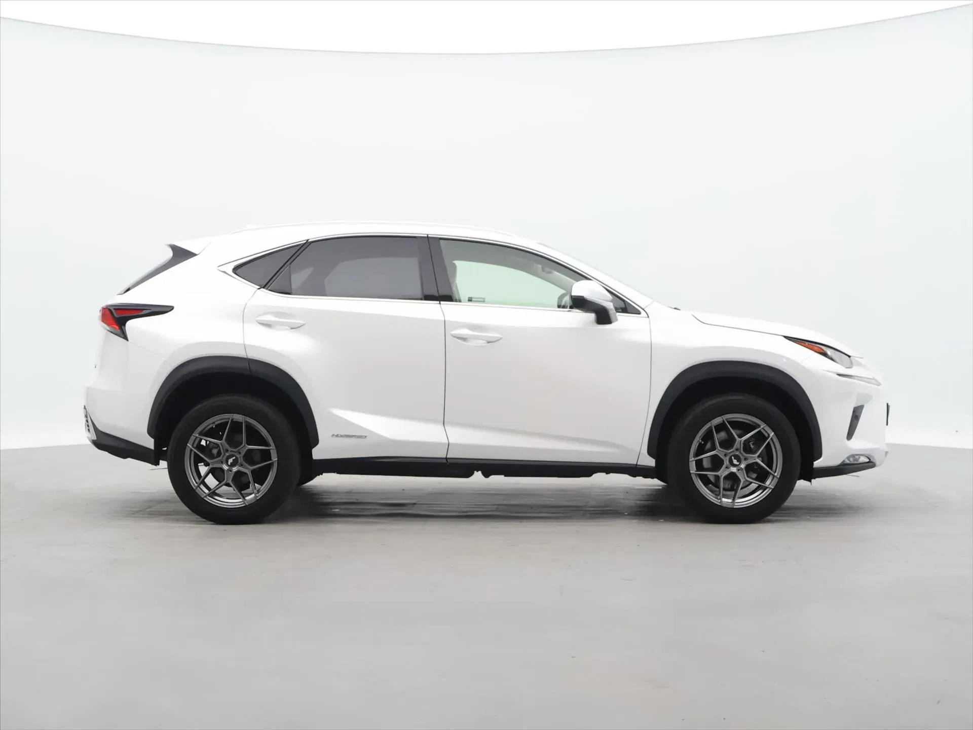 Lexus NX 300h - Náhled 8