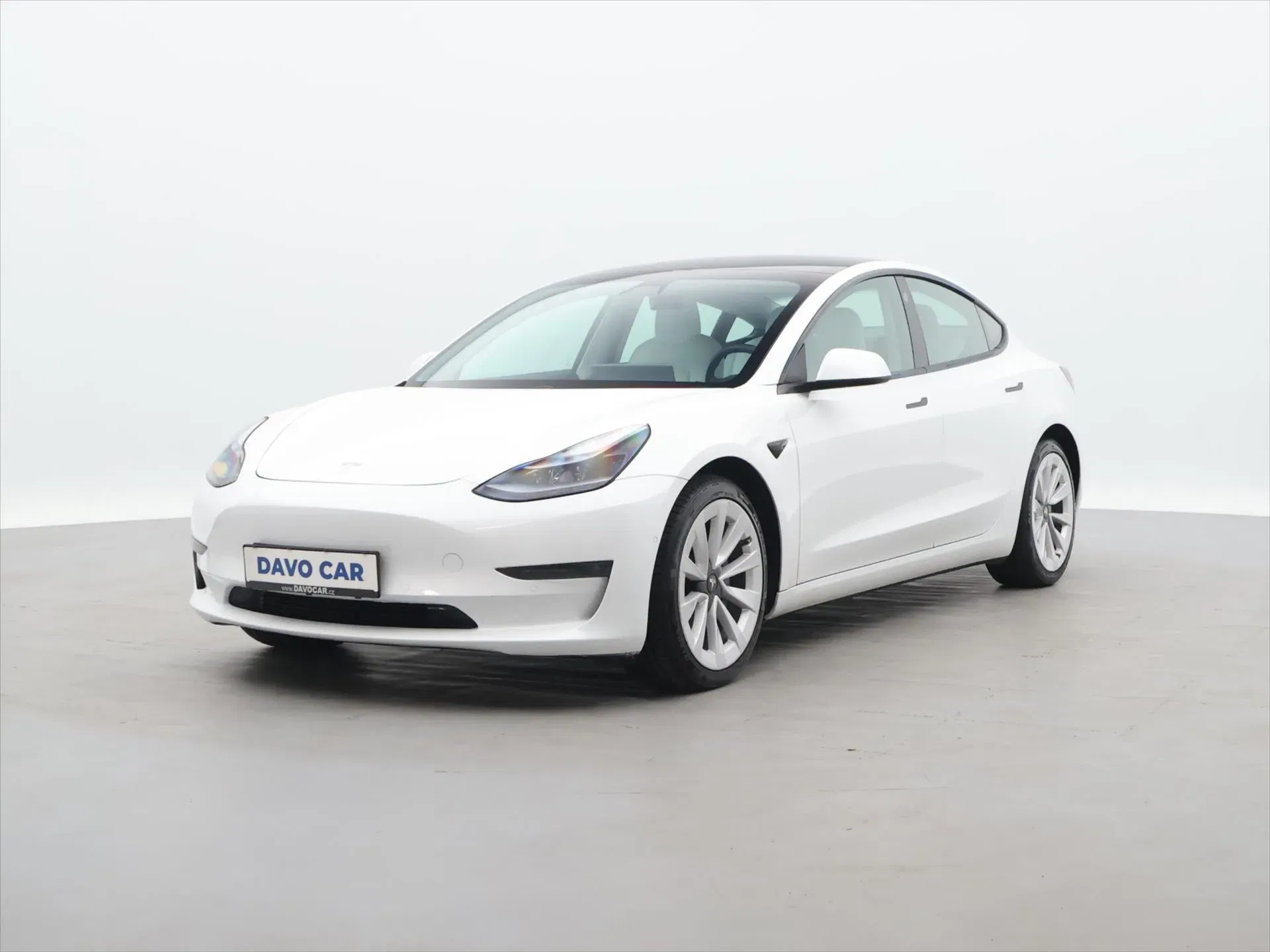 Tesla Model 3 - Náhled 3
