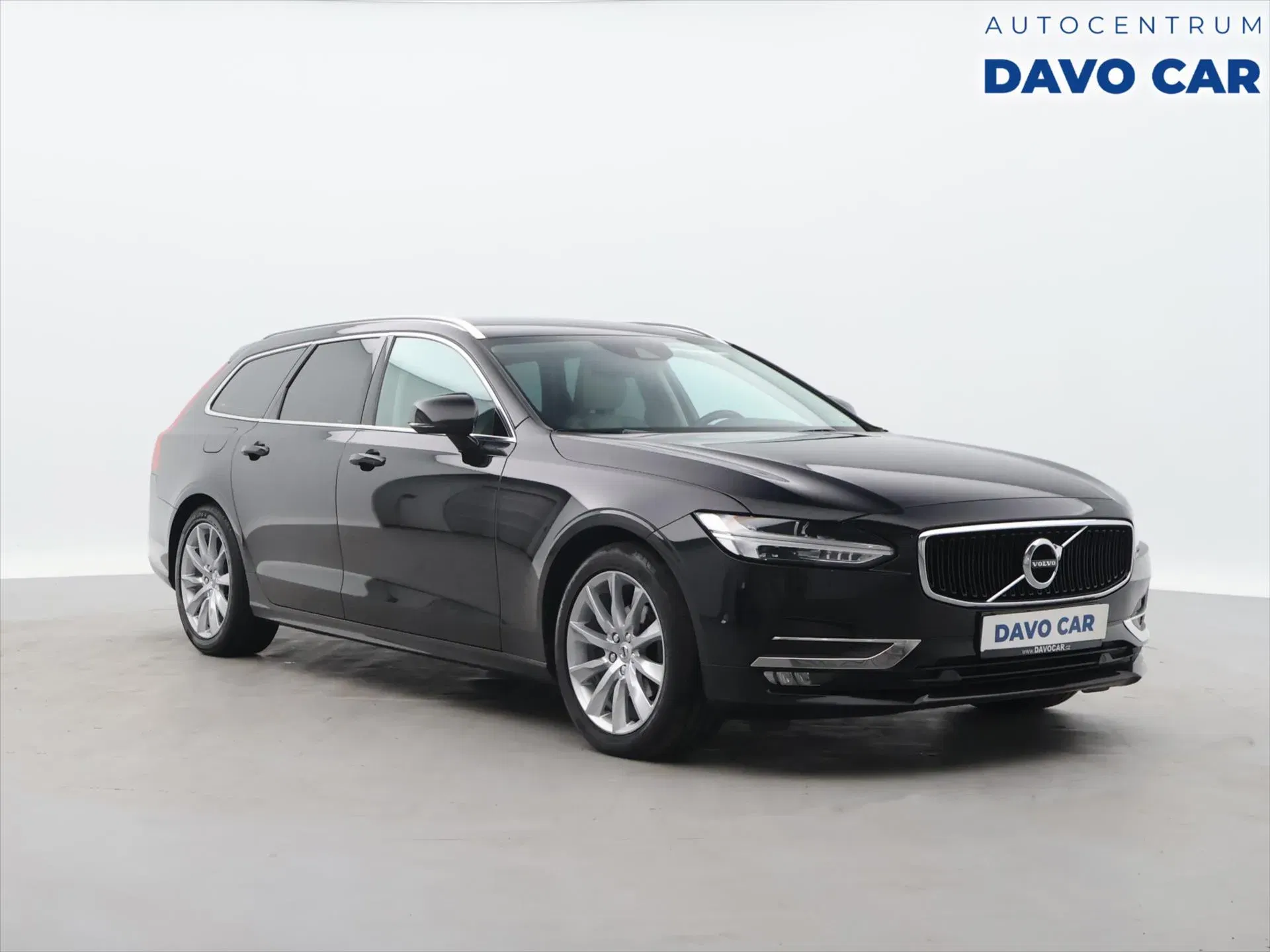 Volvo V90 2,0 D4 140kW Drive-E Momentum Aut., 2019