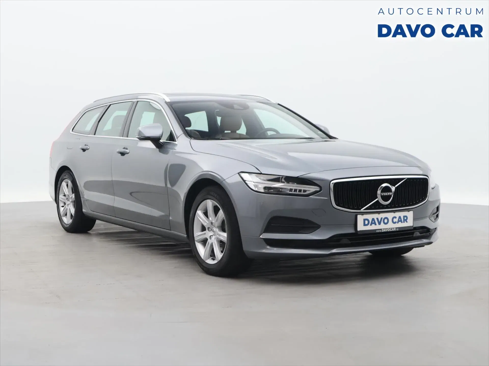 Volvo V90 2.0 D3 110kW Momentum LED, 2018
