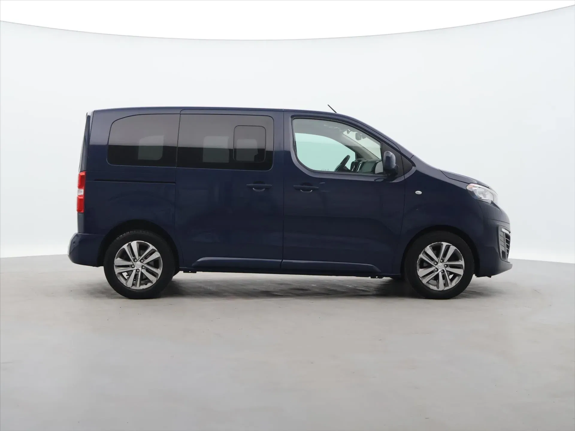 Peugeot Traveller - Náhled 8
