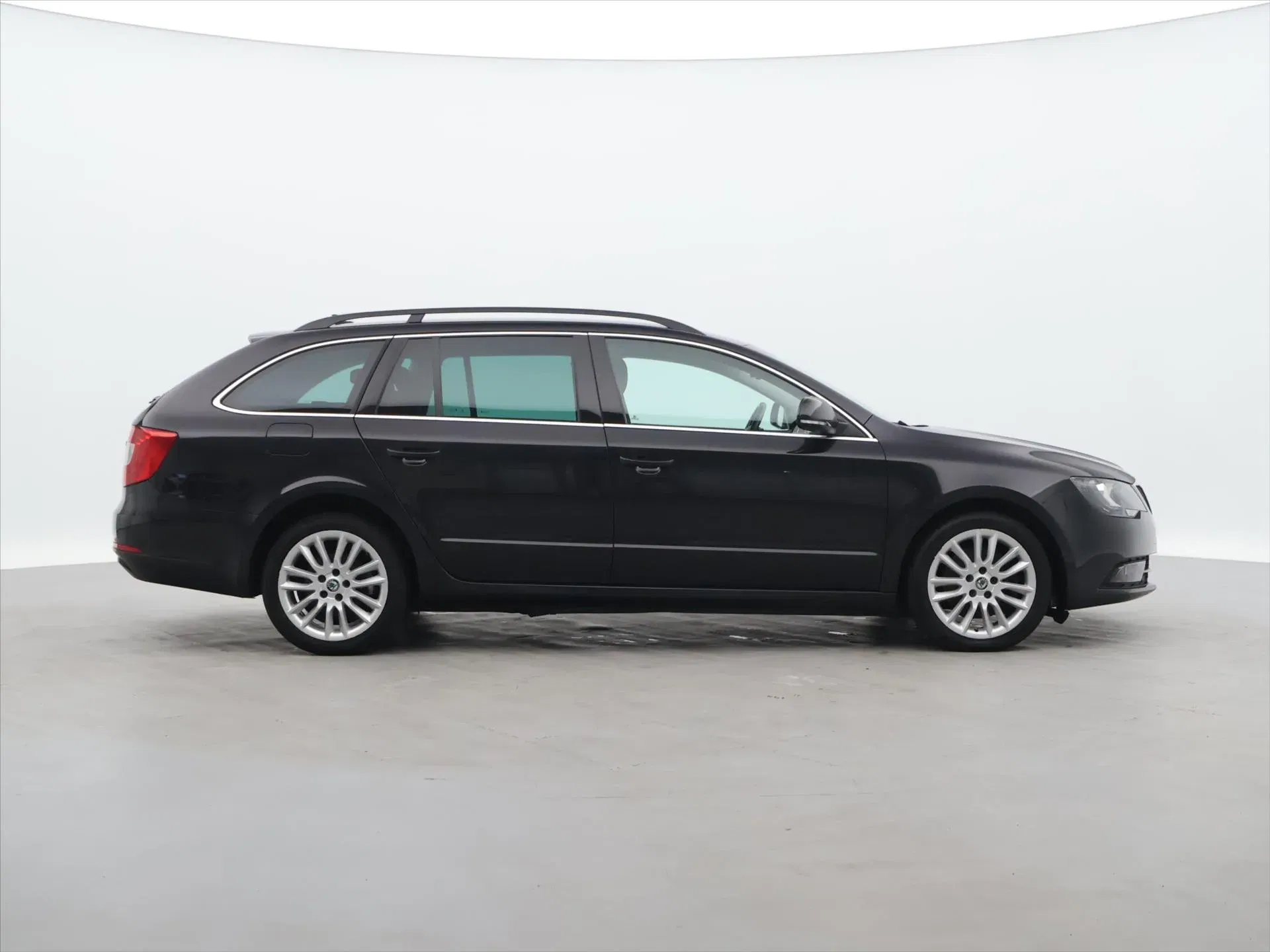 Škoda Superb - Náhled 8