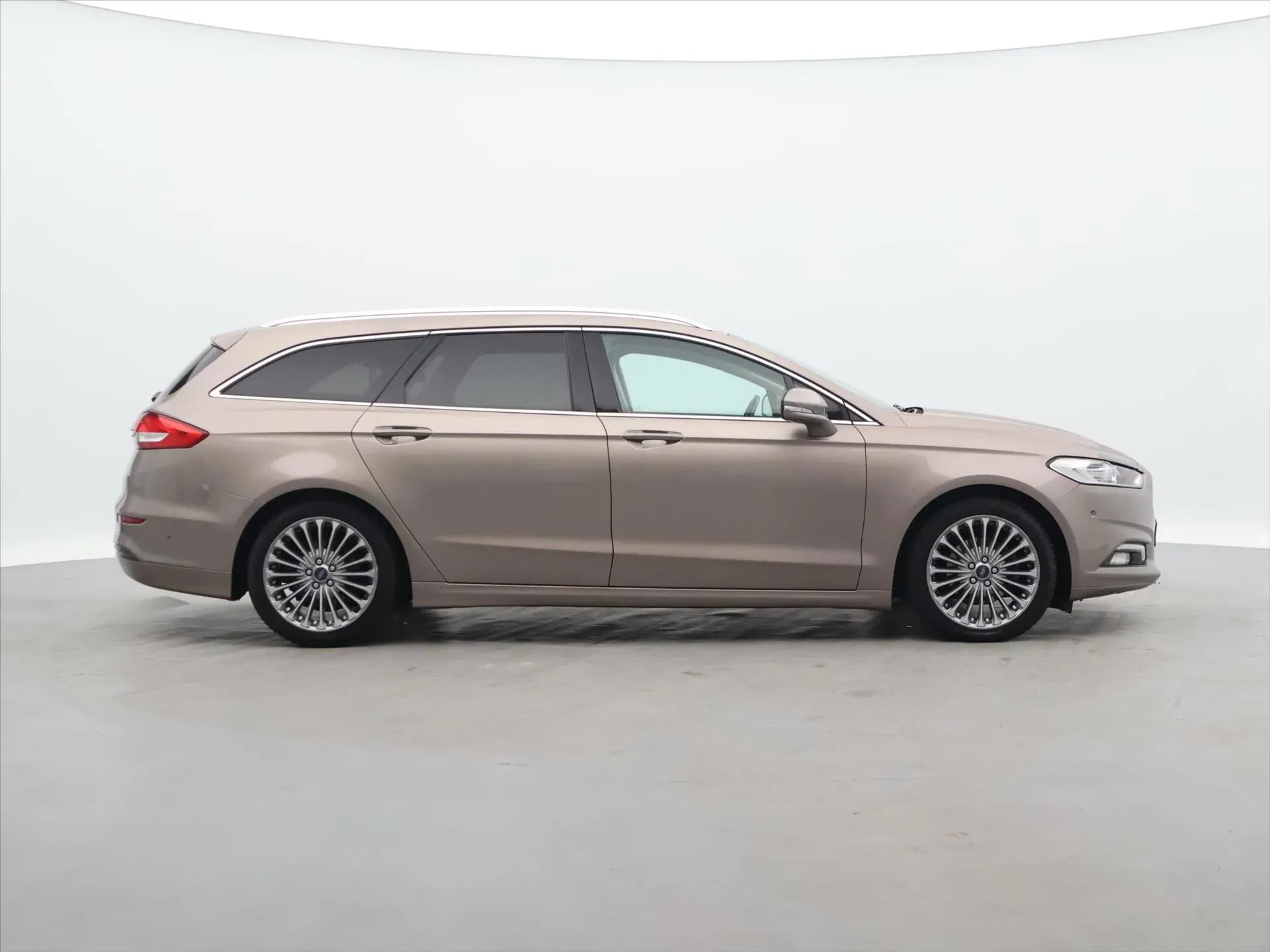 Ford Mondeo - Náhled 8