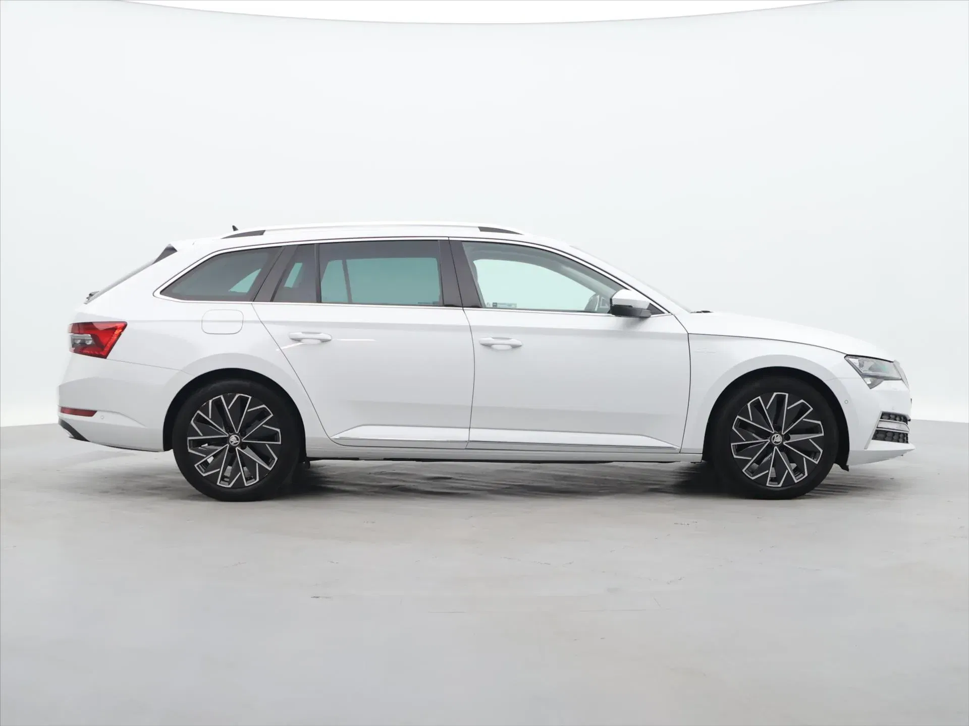 Škoda Superb - Náhled 8
