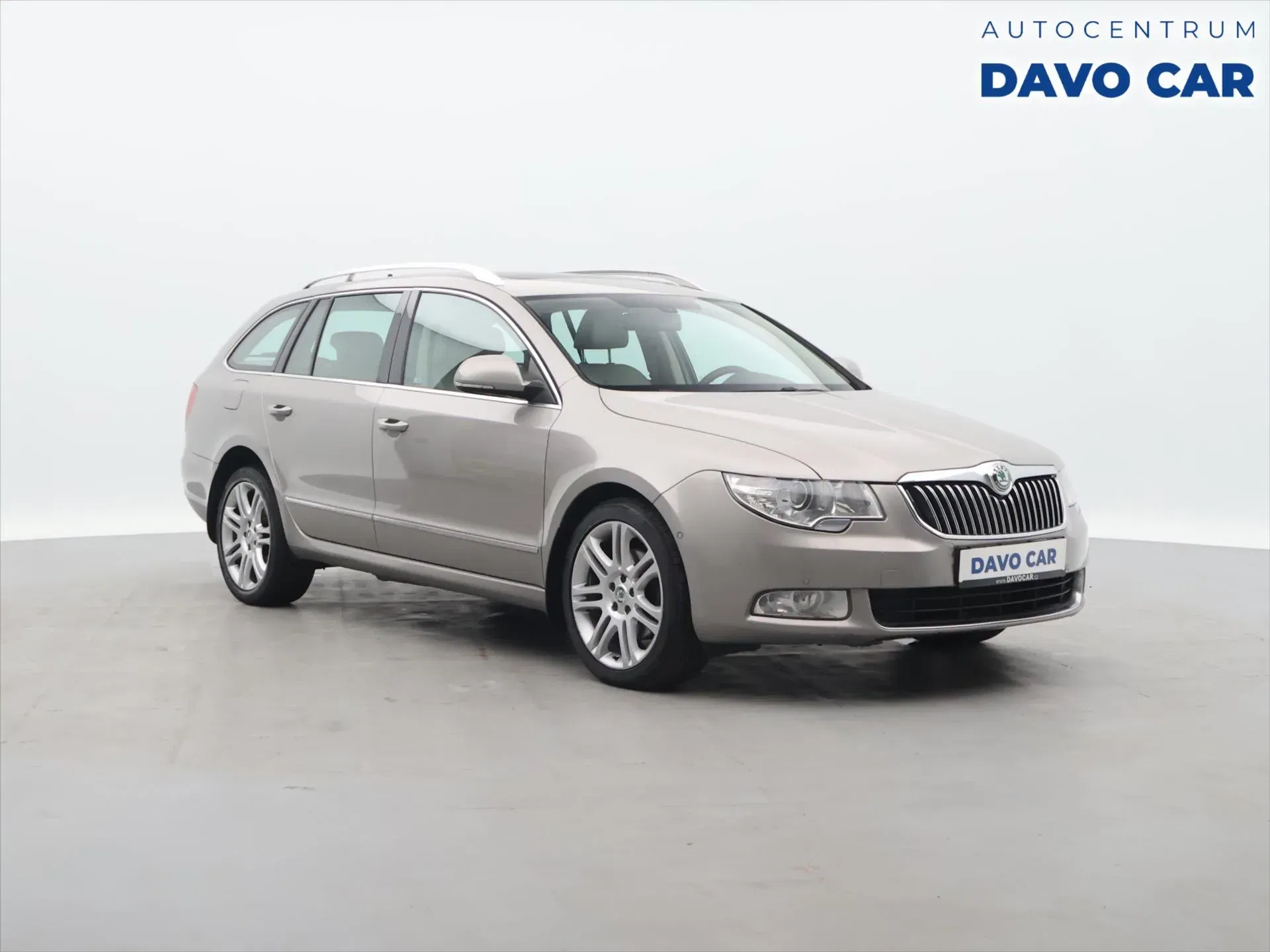 Škoda Superb – fotografie 1
