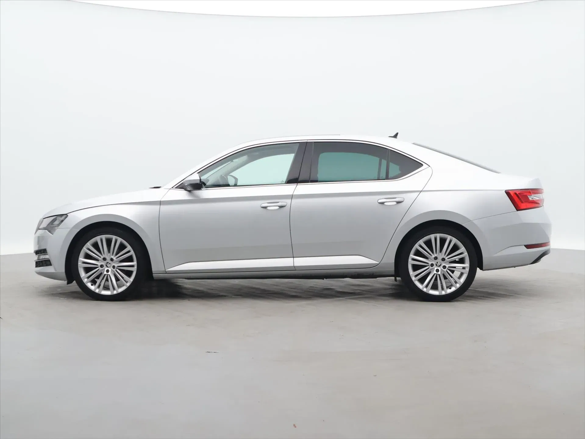 Škoda Superb - Náhled 4