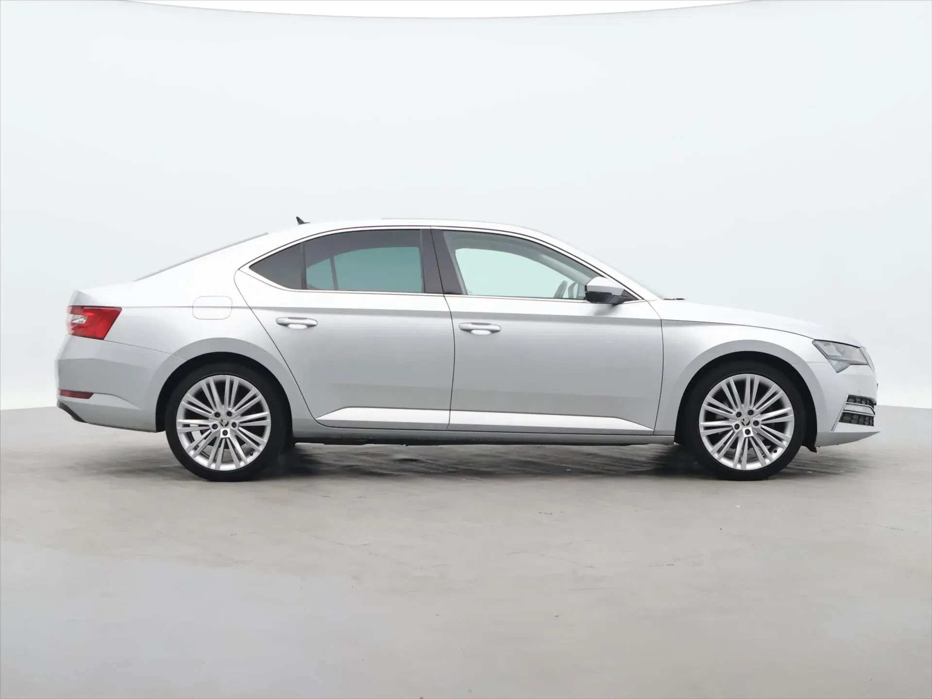 Škoda Superb - Náhled 8