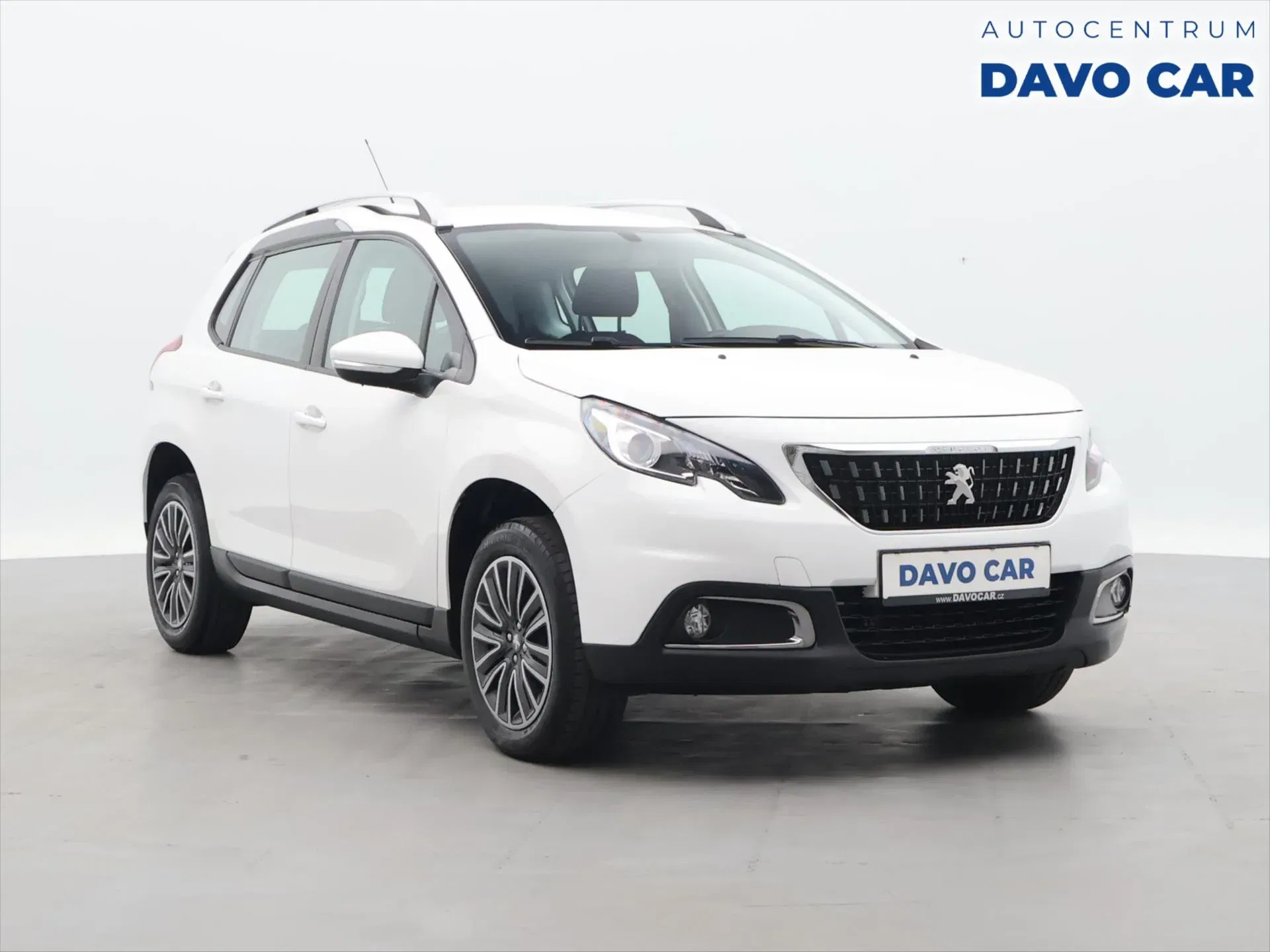 Peugeot 2008 1,2 PureTech 61kW Allure CZ, 2019