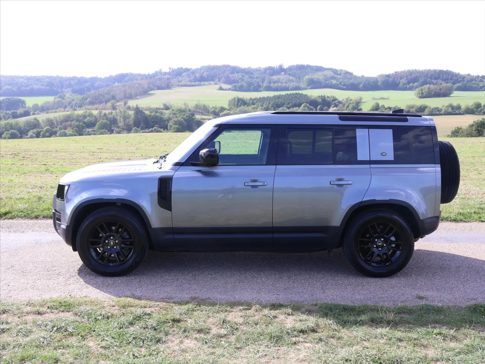 Land Rover Defender - Náhled 4