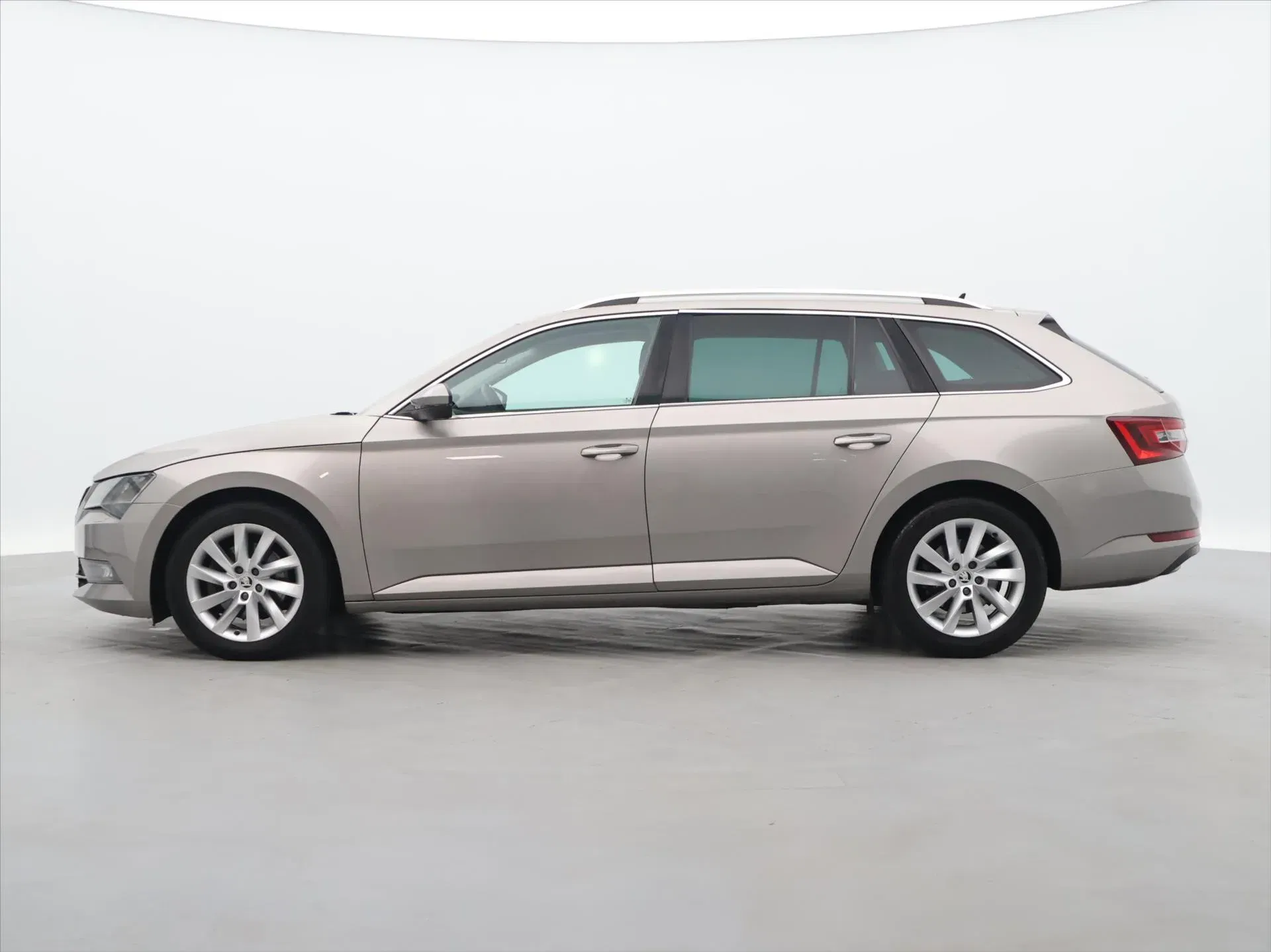 Škoda Superb - Náhled 4