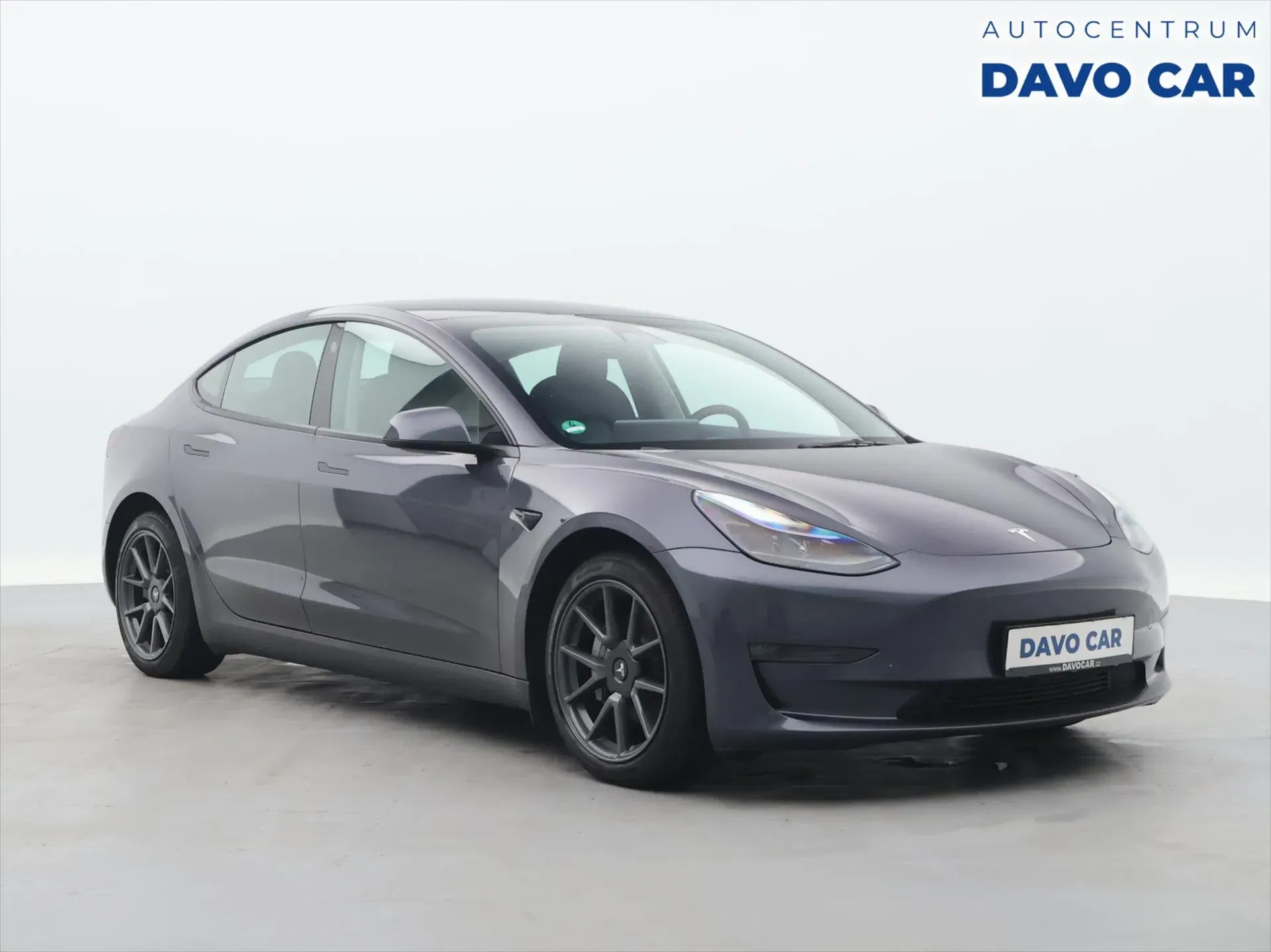 Tesla Model 3 - Obrázek 1