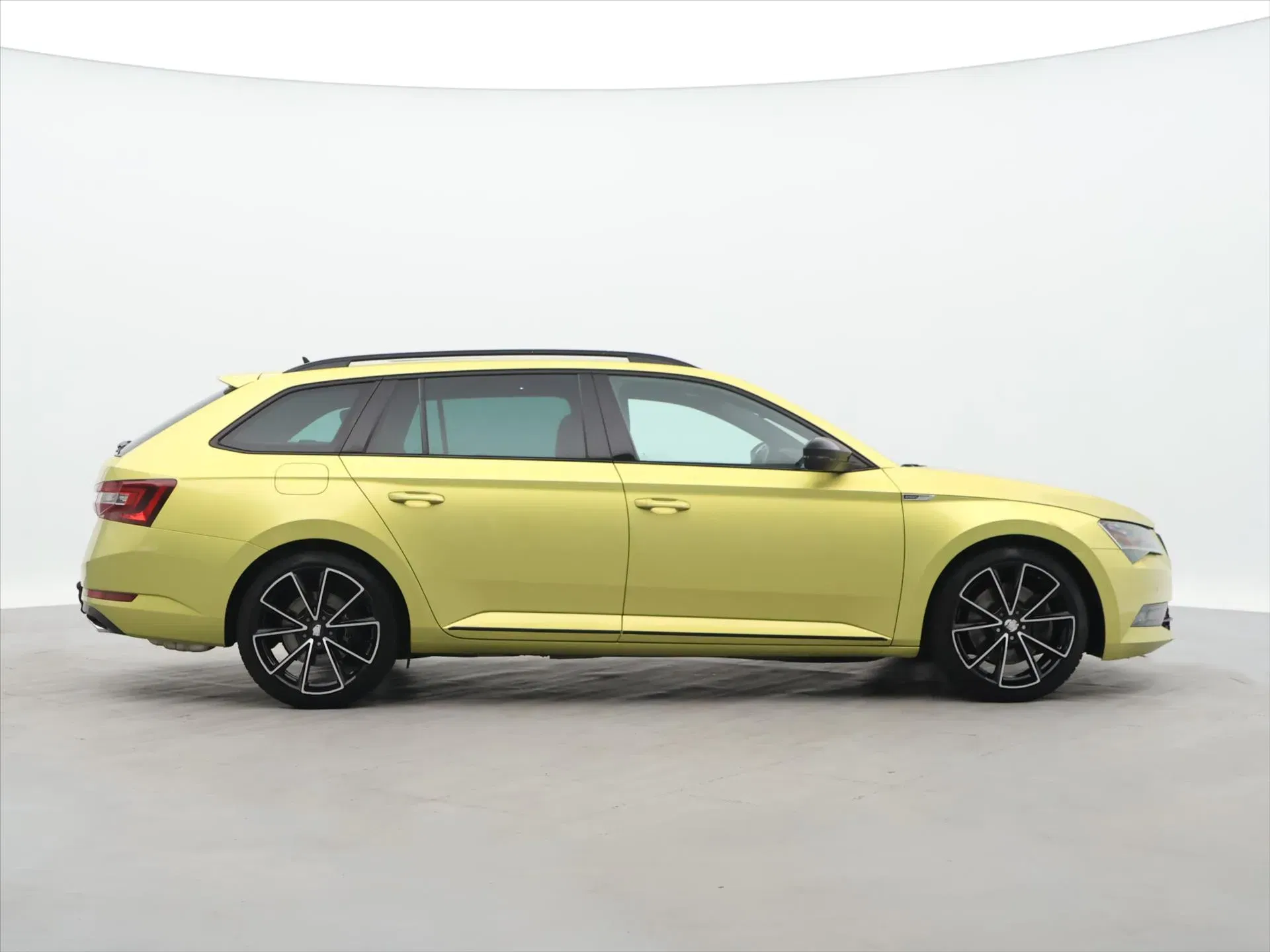 Škoda Superb - Náhled 8