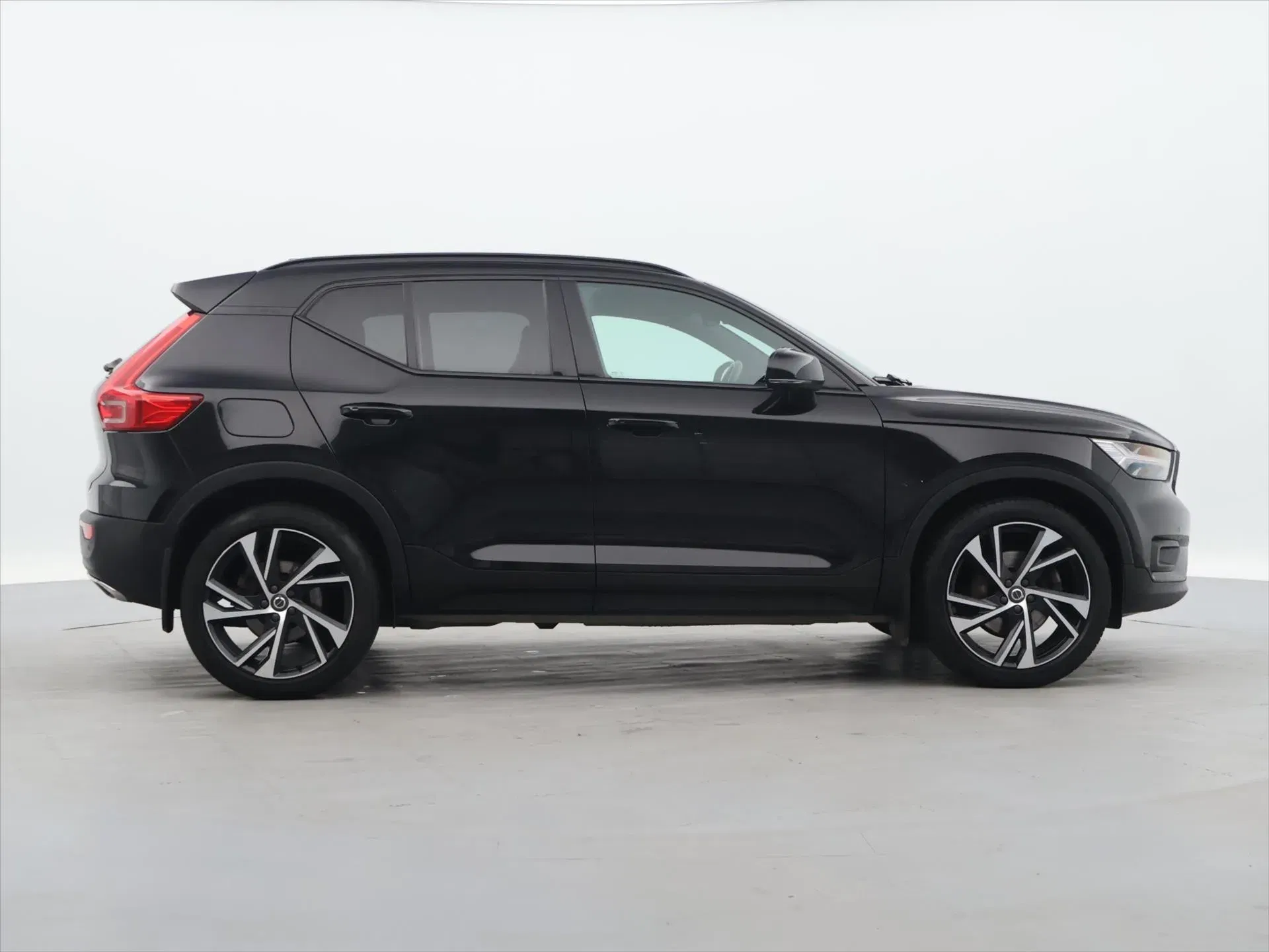 Volvo XC40 - Náhled 8