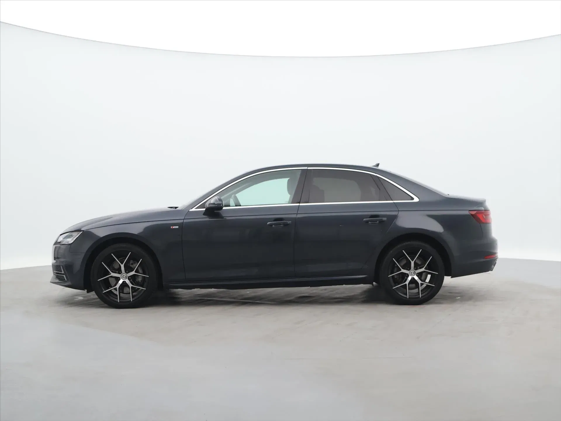 Audi A4 - Náhled 4