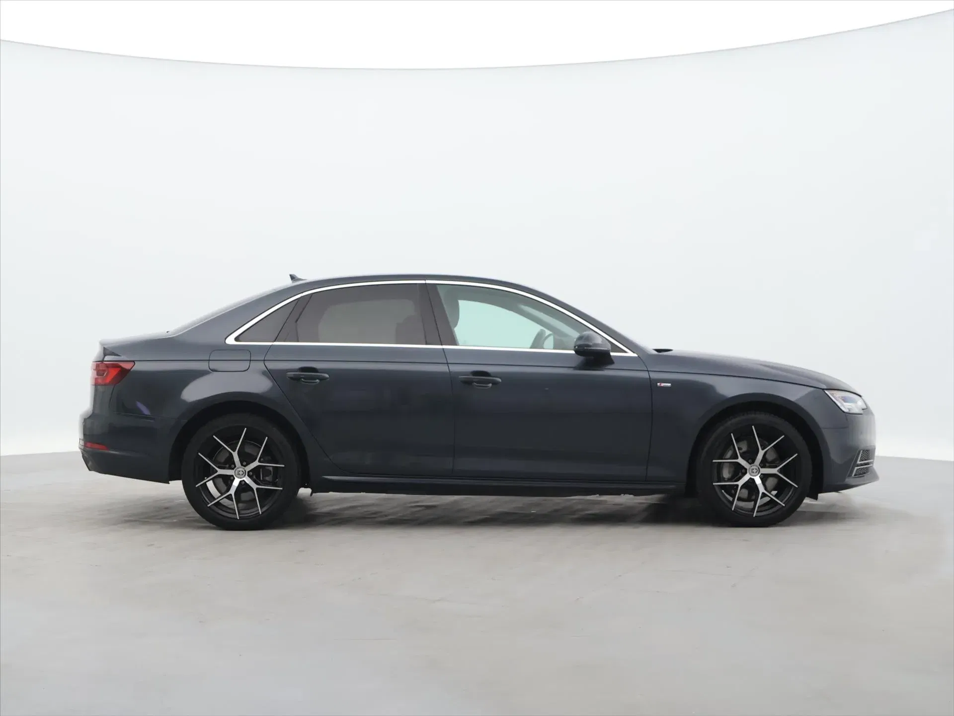 Audi A4 - Náhled 8