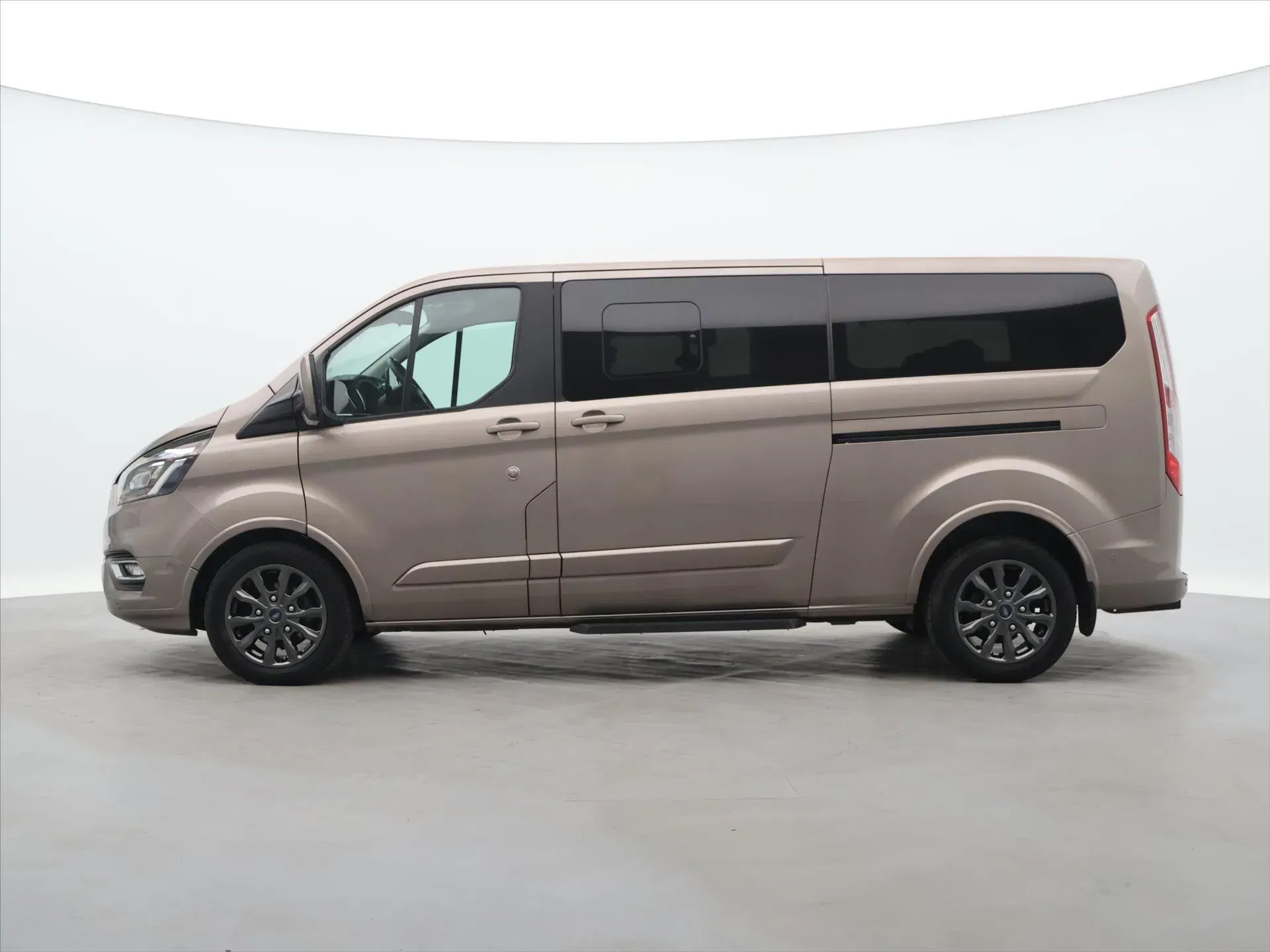 Ford Tourneo Custom - Náhled 4