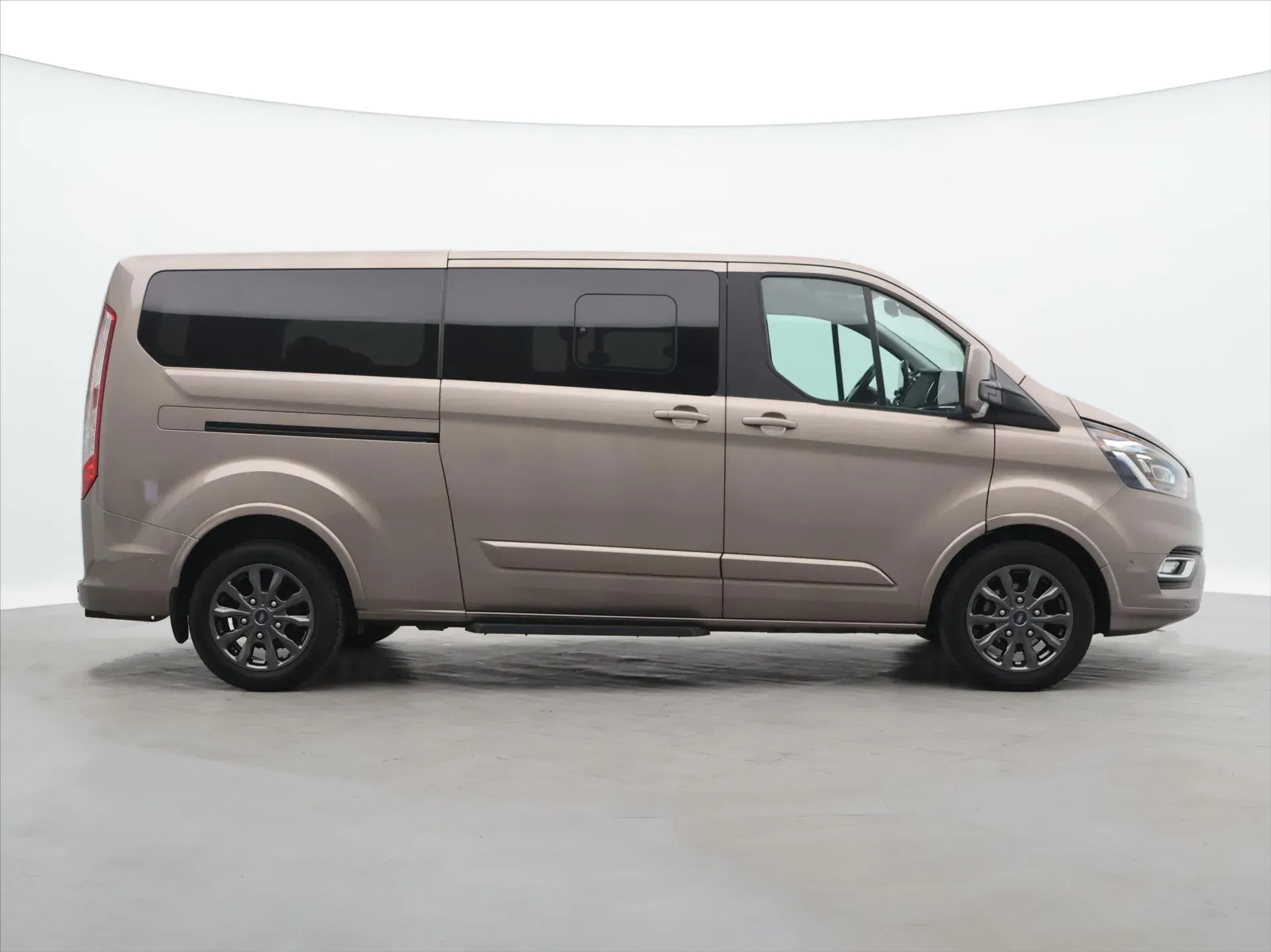 Ford Tourneo Custom - Náhled 8