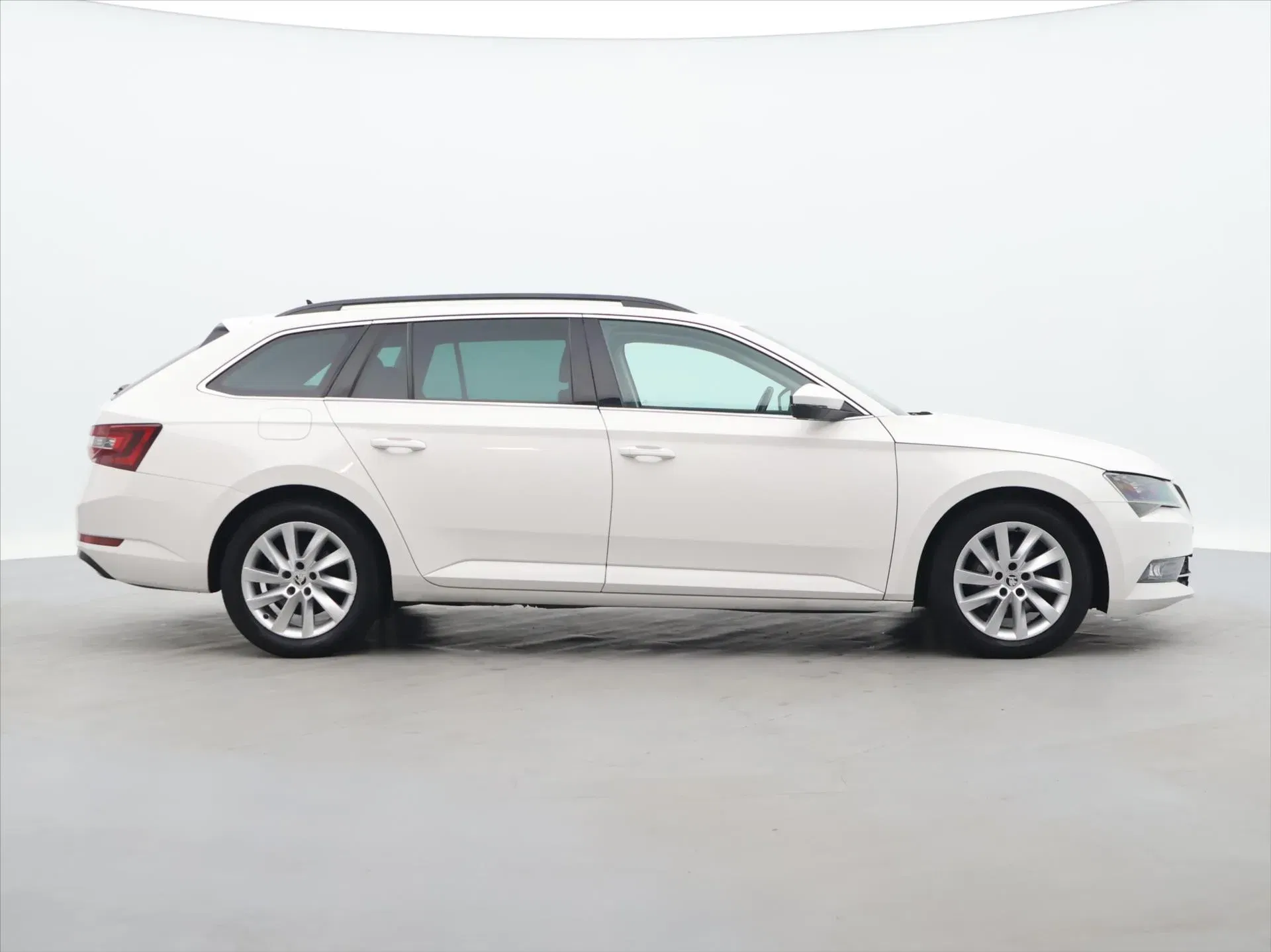 Škoda Superb - Náhled 8