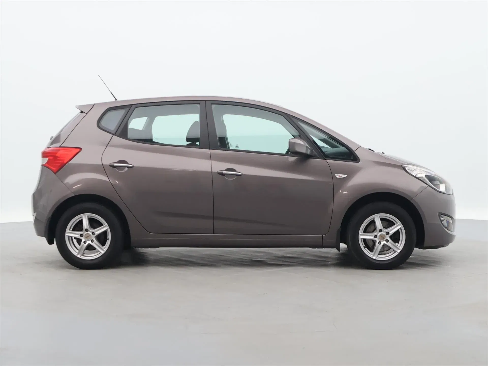 Hyundai ix20 - Náhled 8