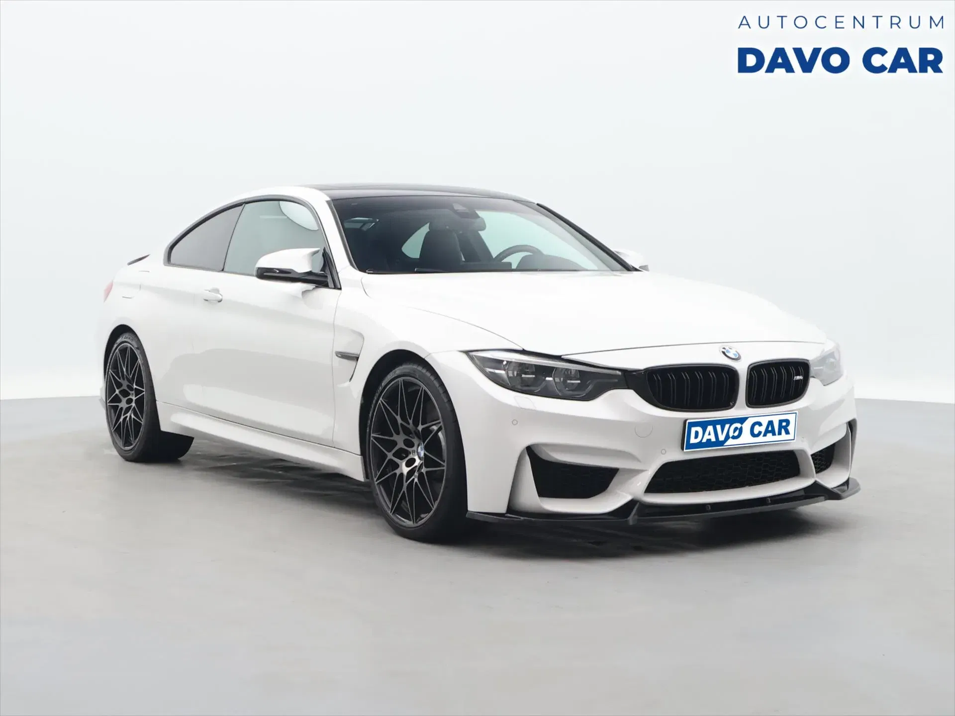 BMW M4 - Obrázek 1