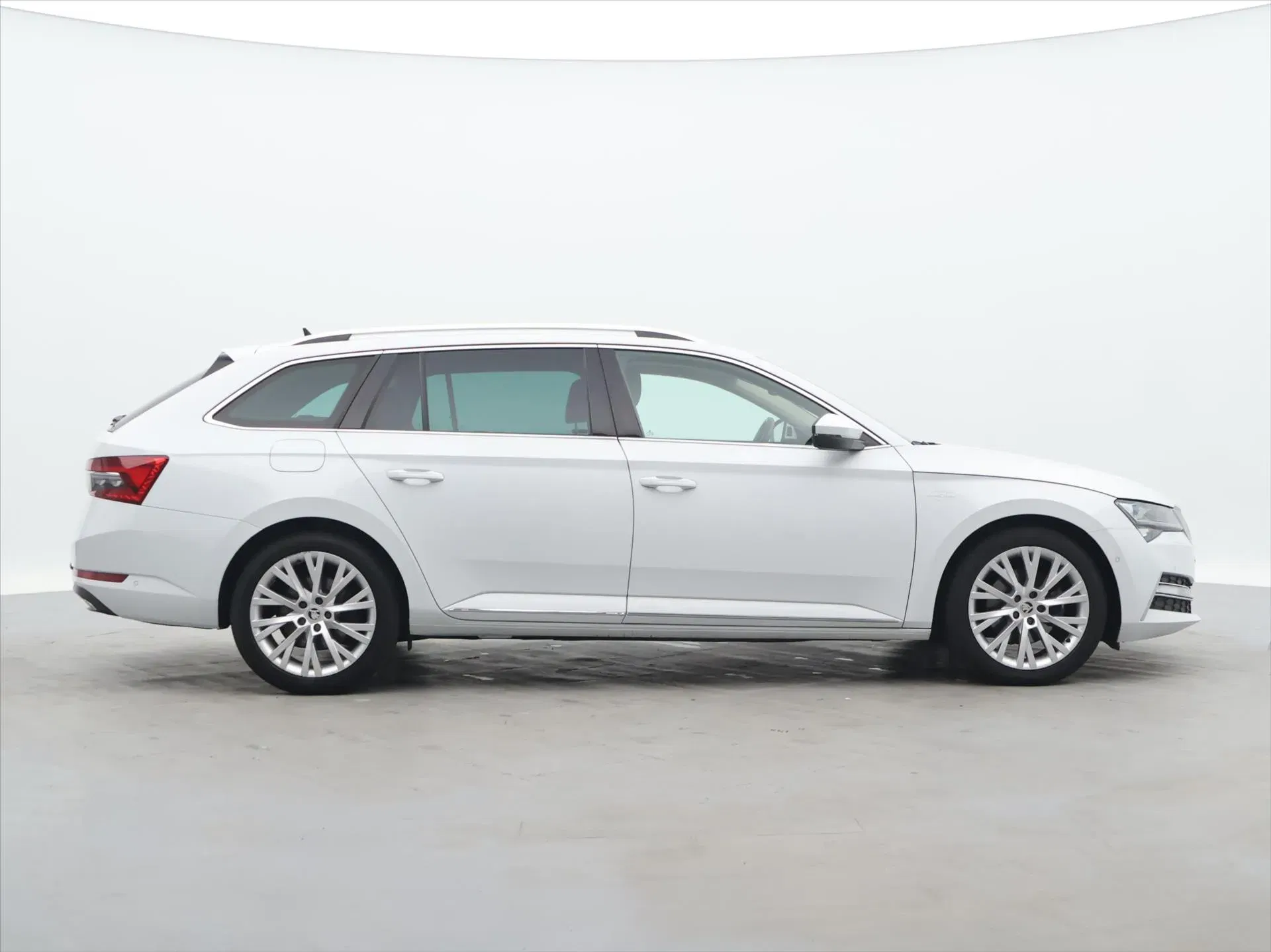 Škoda Superb - Náhled 8