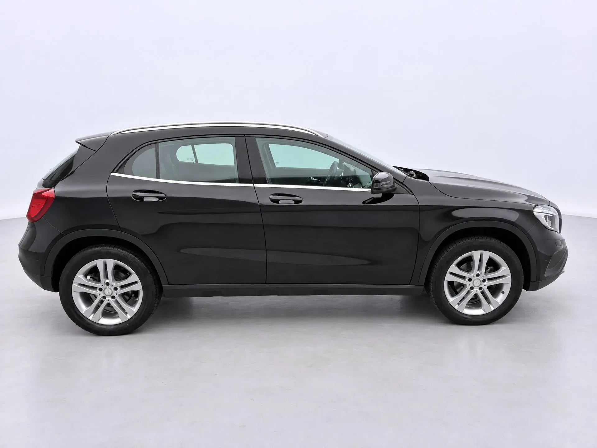 Mercedes-Benz GLA - Náhled 8