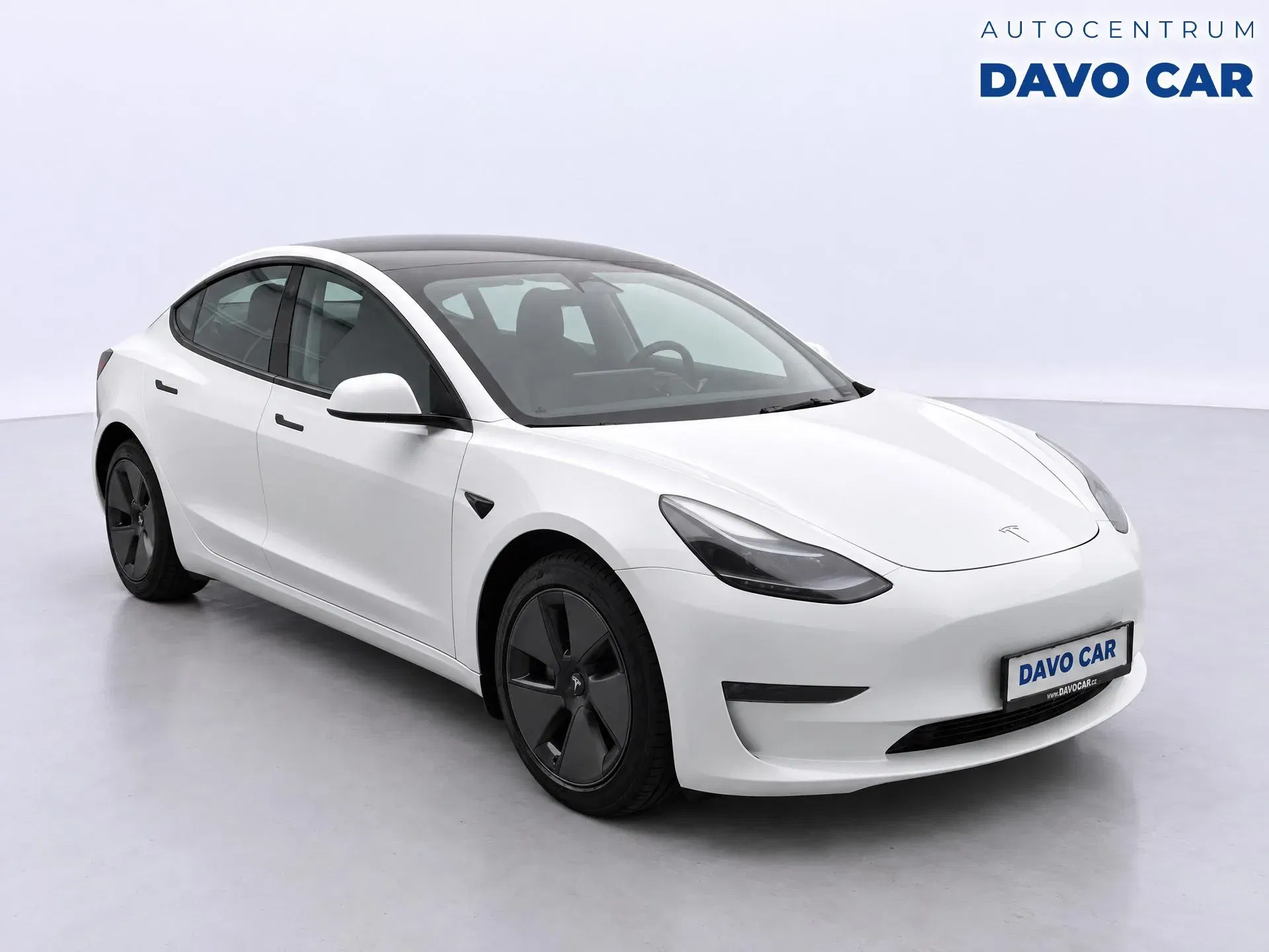Tesla Model 3 - Obrázek 1