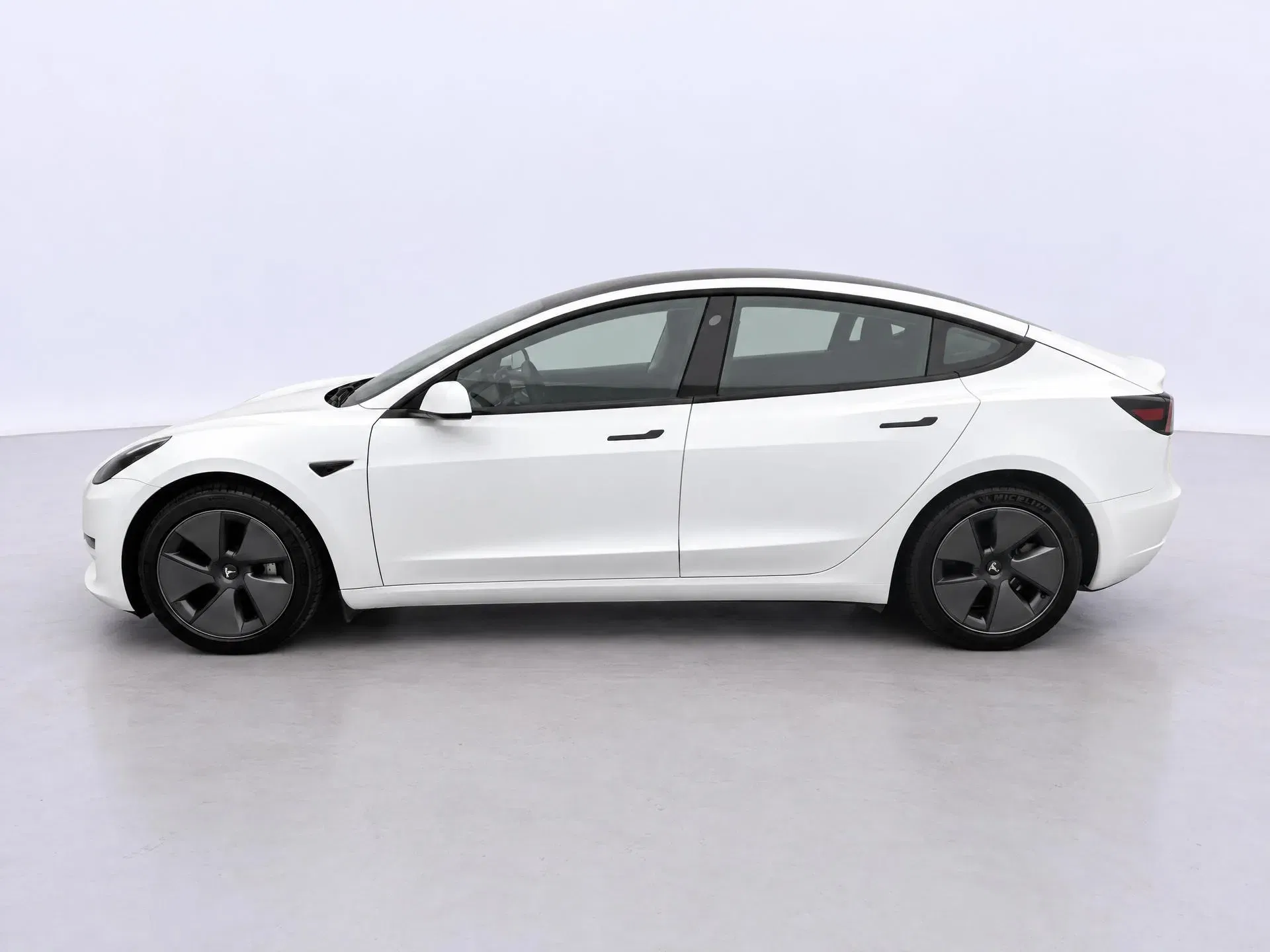 Tesla Model 3 - Náhled 4