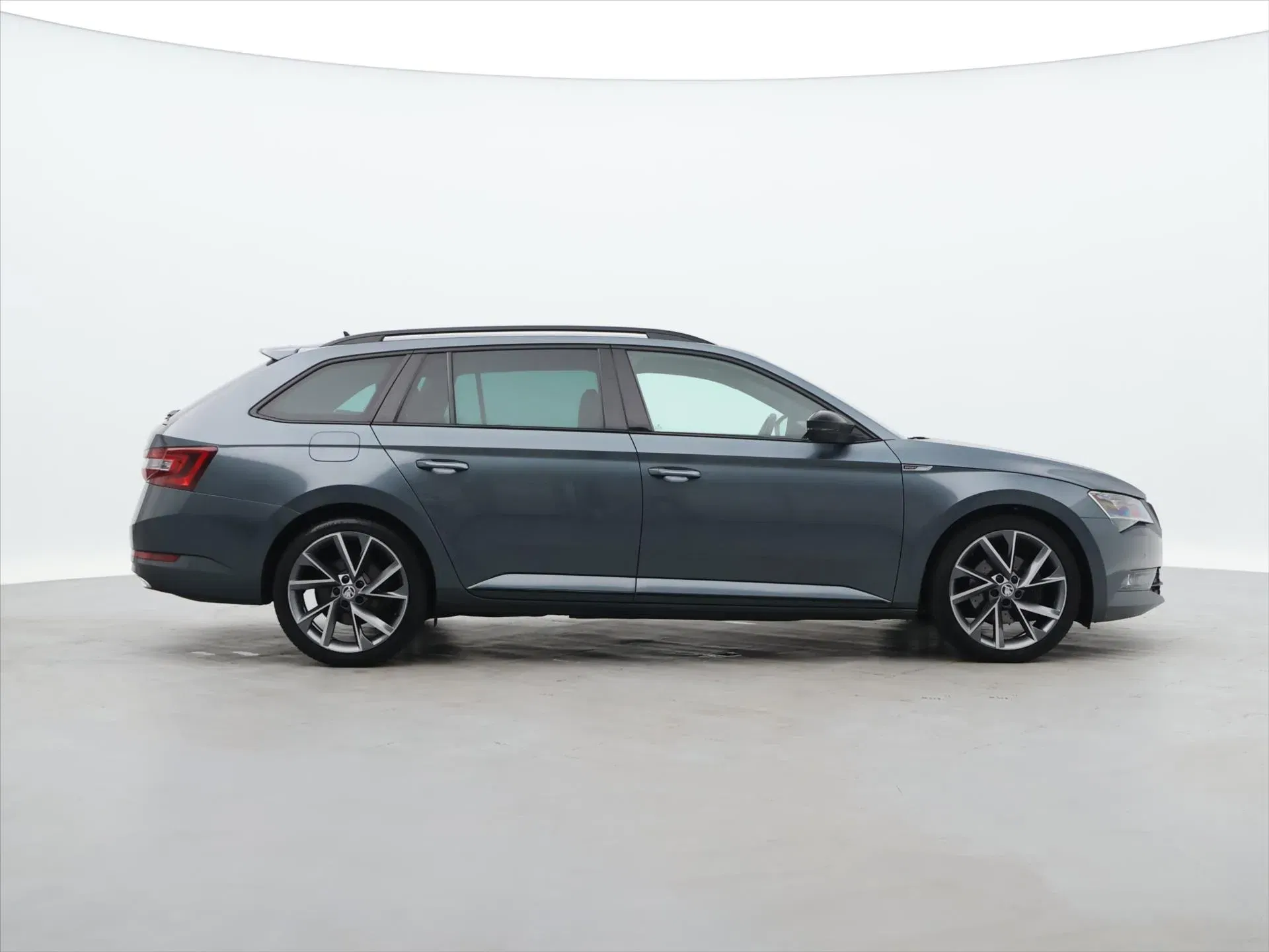 Škoda Superb - Náhled 8