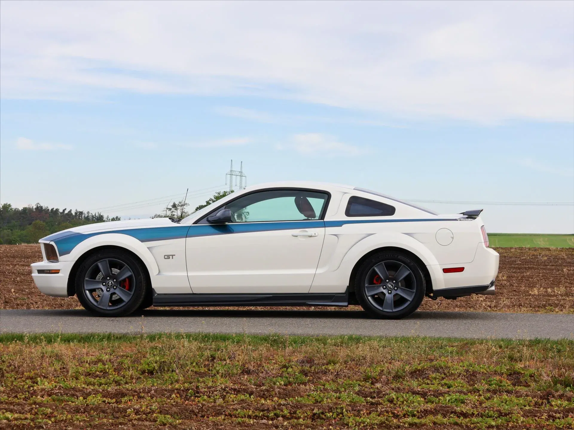 Ford Mustang - Náhled 4