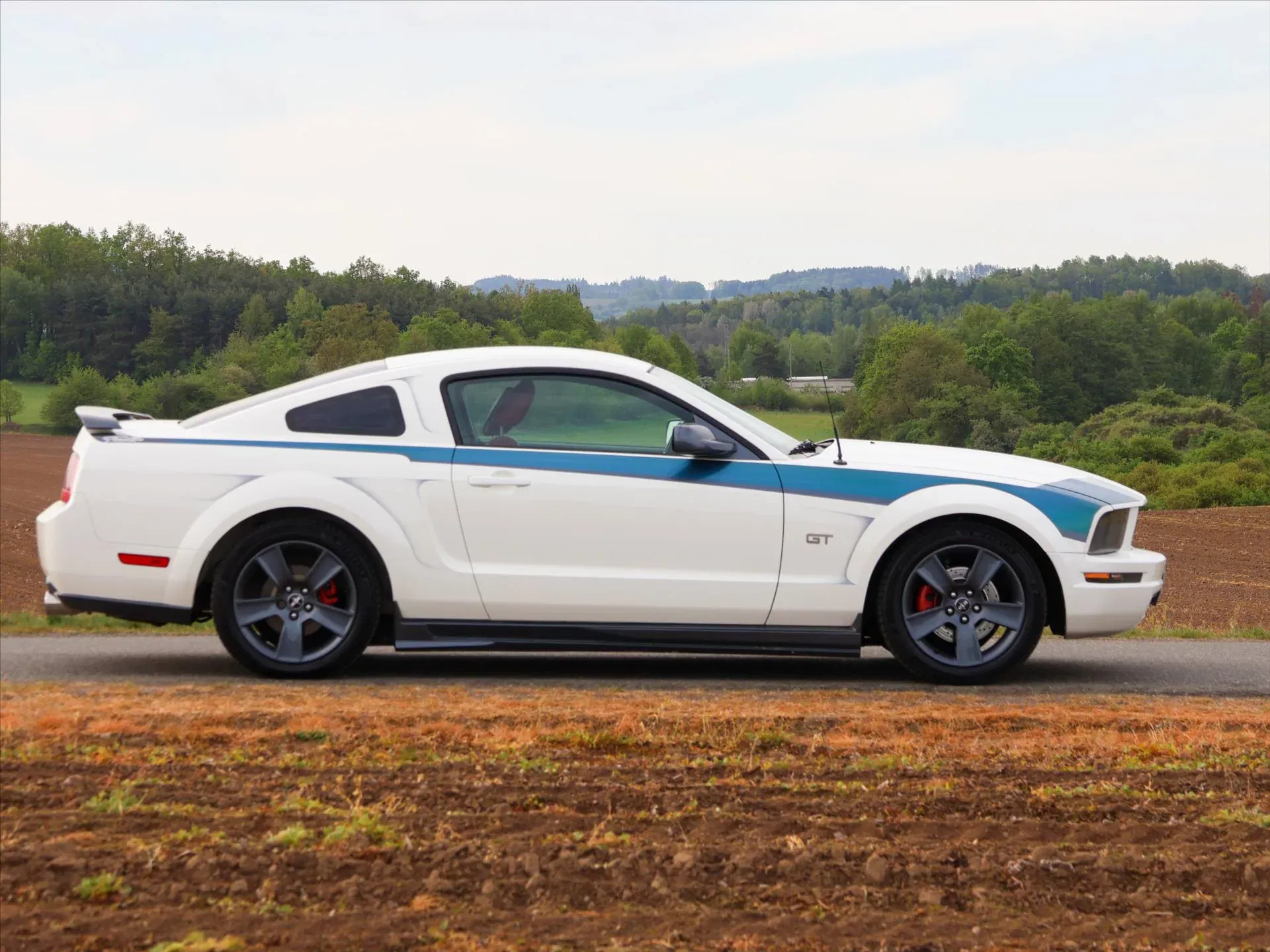 Ford Mustang - Náhled 8