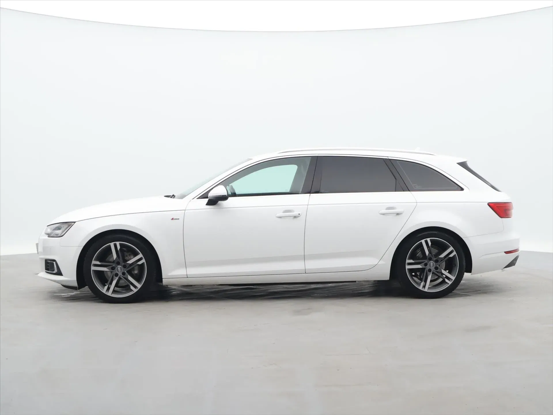 Audi A4 - Náhled 4