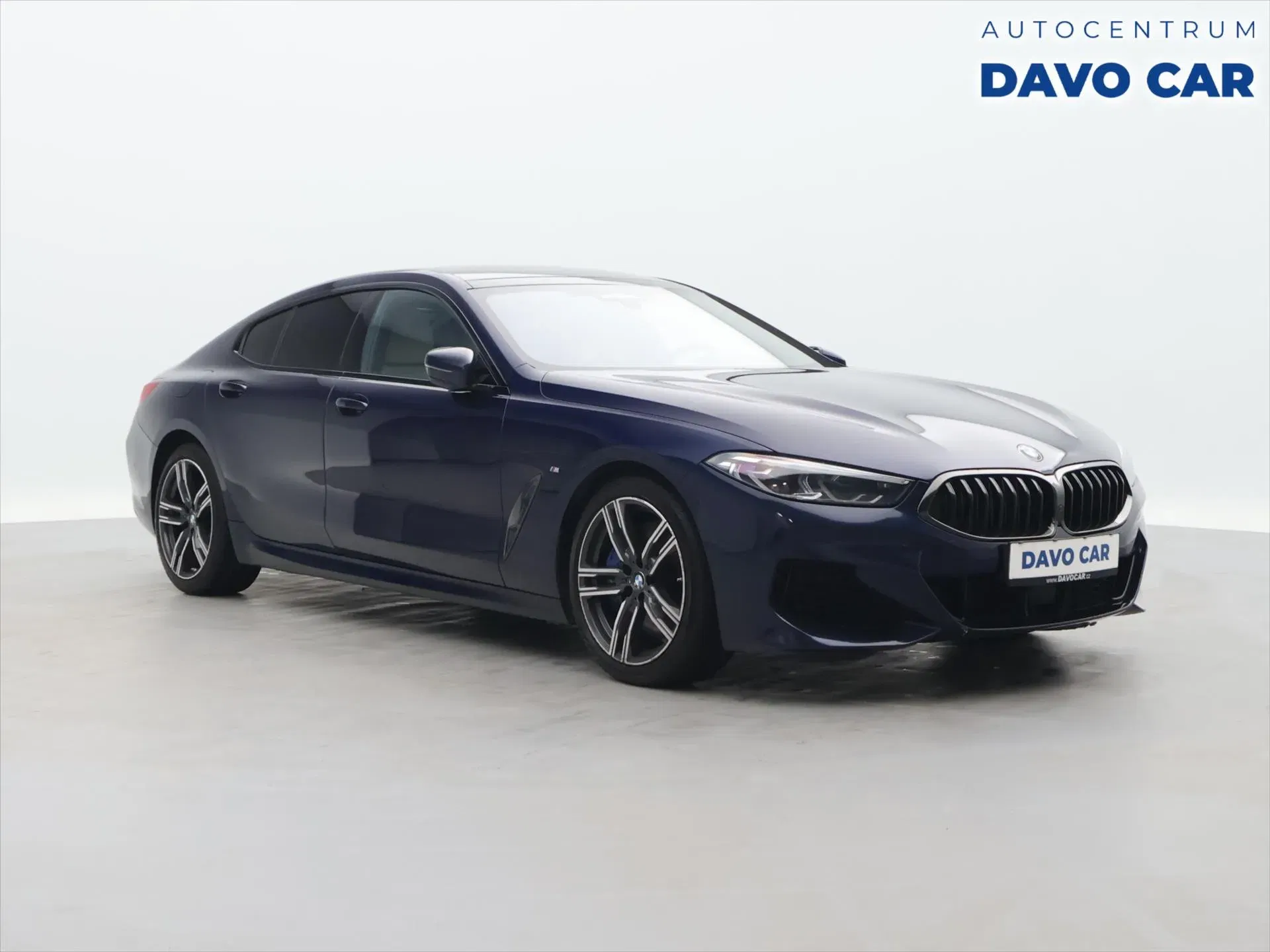 BMW Řada 8 - Obrázek 1