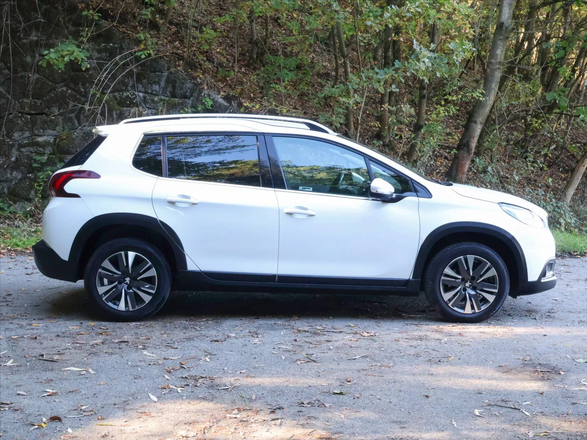 Peugeot 2008 - Náhled 8