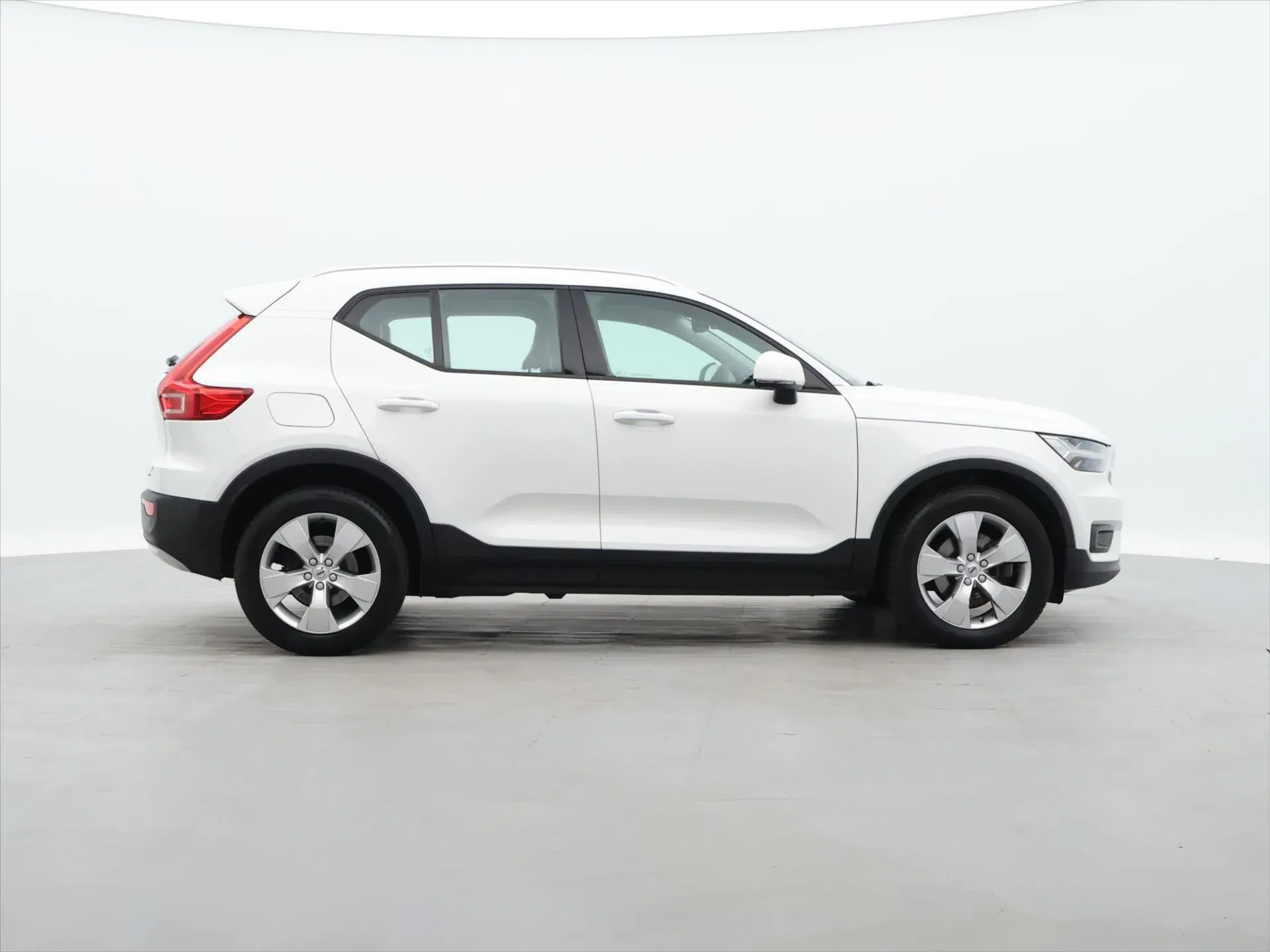 Volvo XC40 - Náhled 8