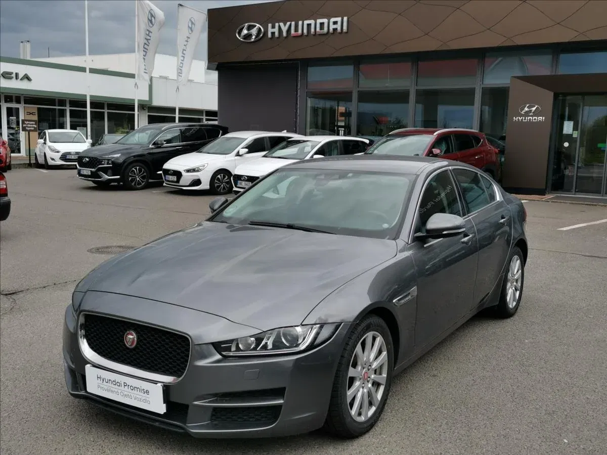Jaguar XE - Obrázek 1