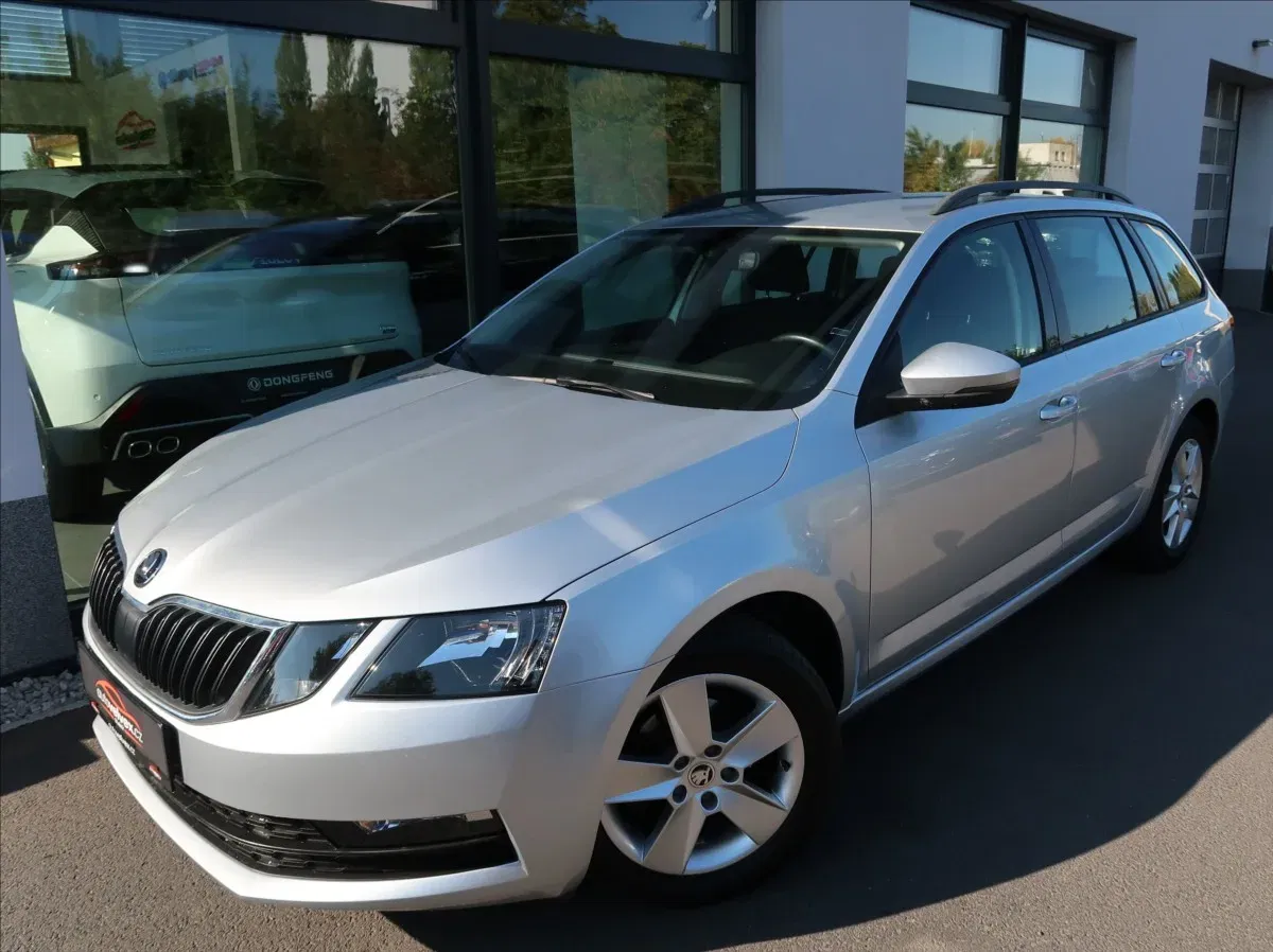Škoda Octavia – fotografie 1