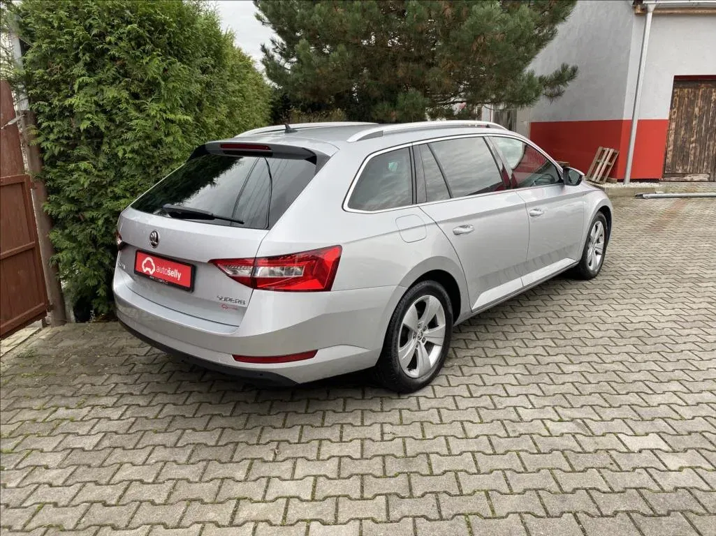 Škoda Superb - Náhled 5
