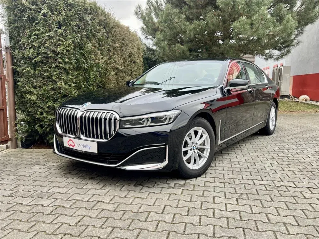 BMW Řada 7 - Obrázek 1
