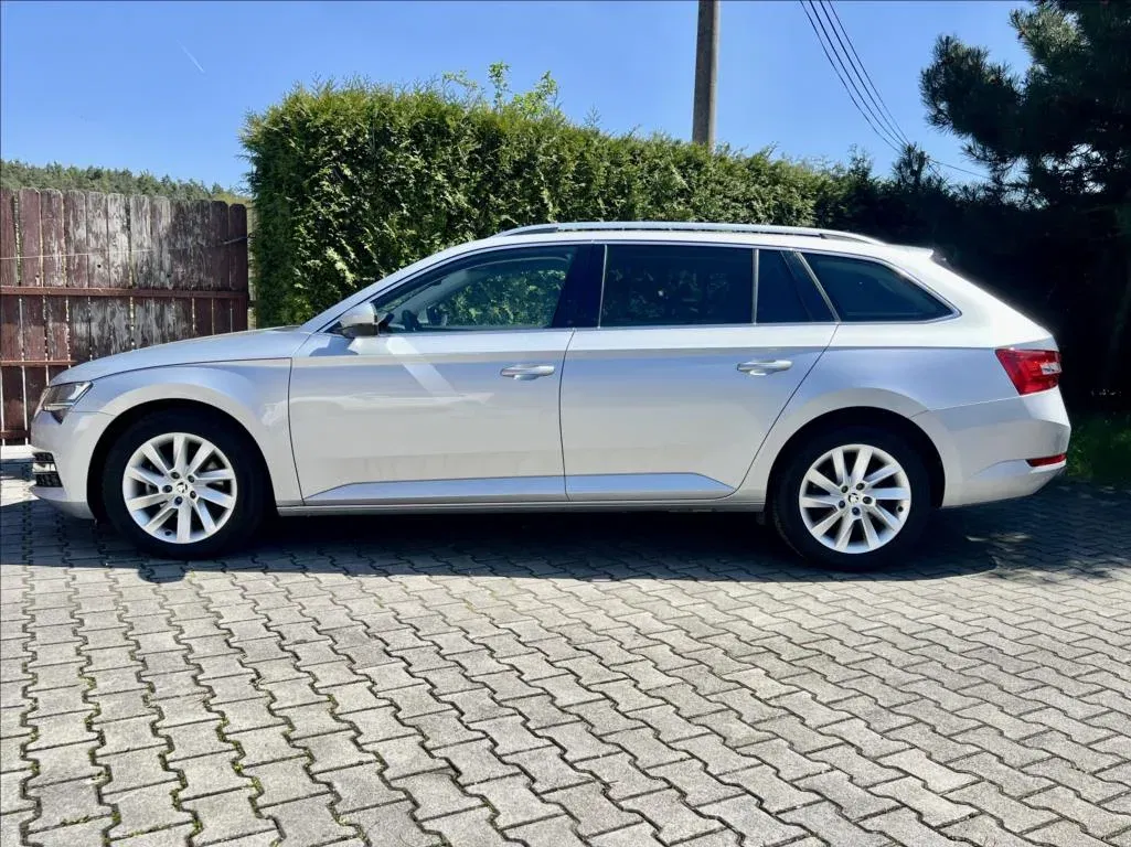 Škoda Superb - Náhled 2