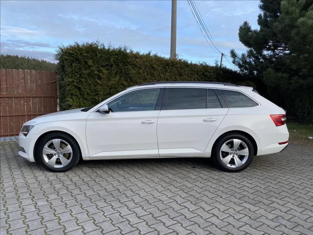 Škoda Superb - Náhled 2