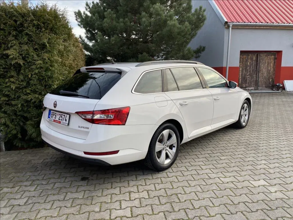Škoda Superb - Náhled 6