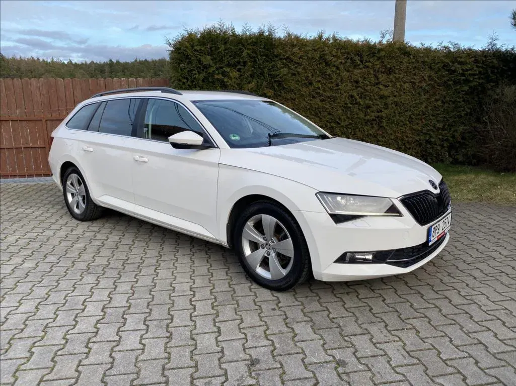 Škoda Superb - Náhled 8