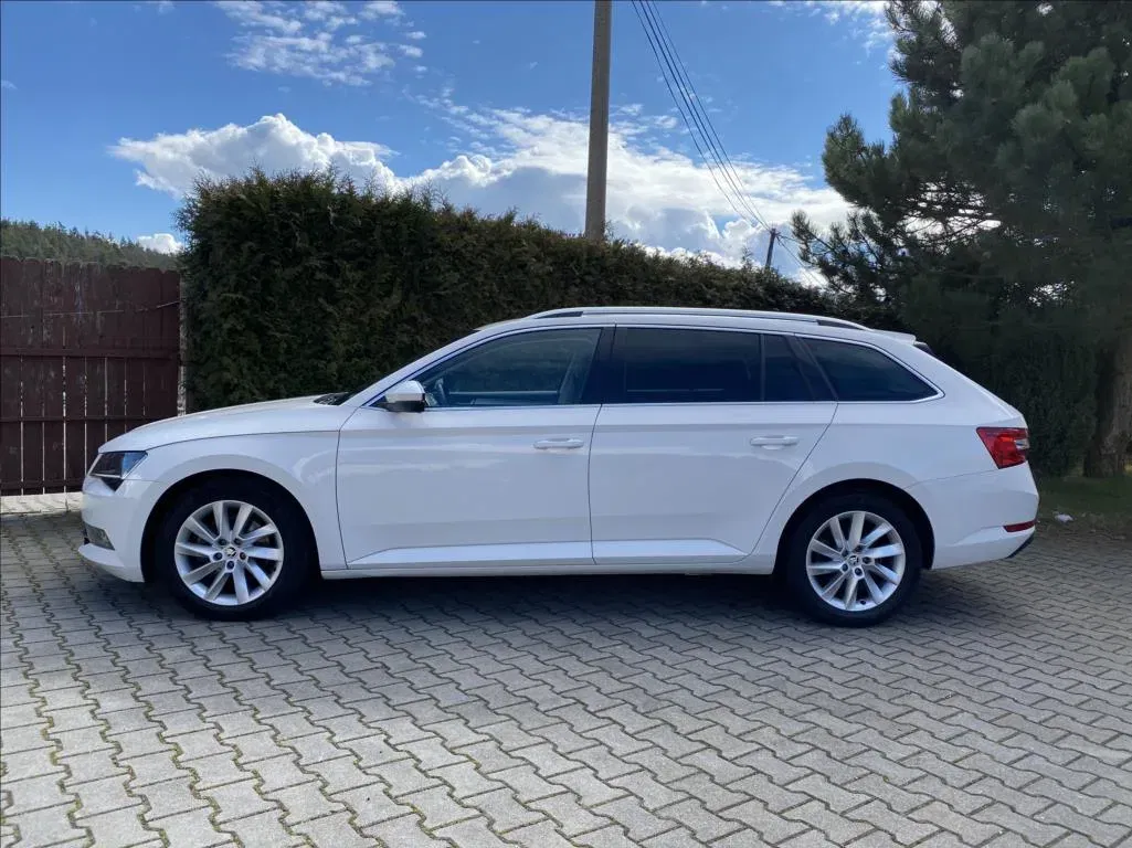 Škoda Superb - Náhled 2