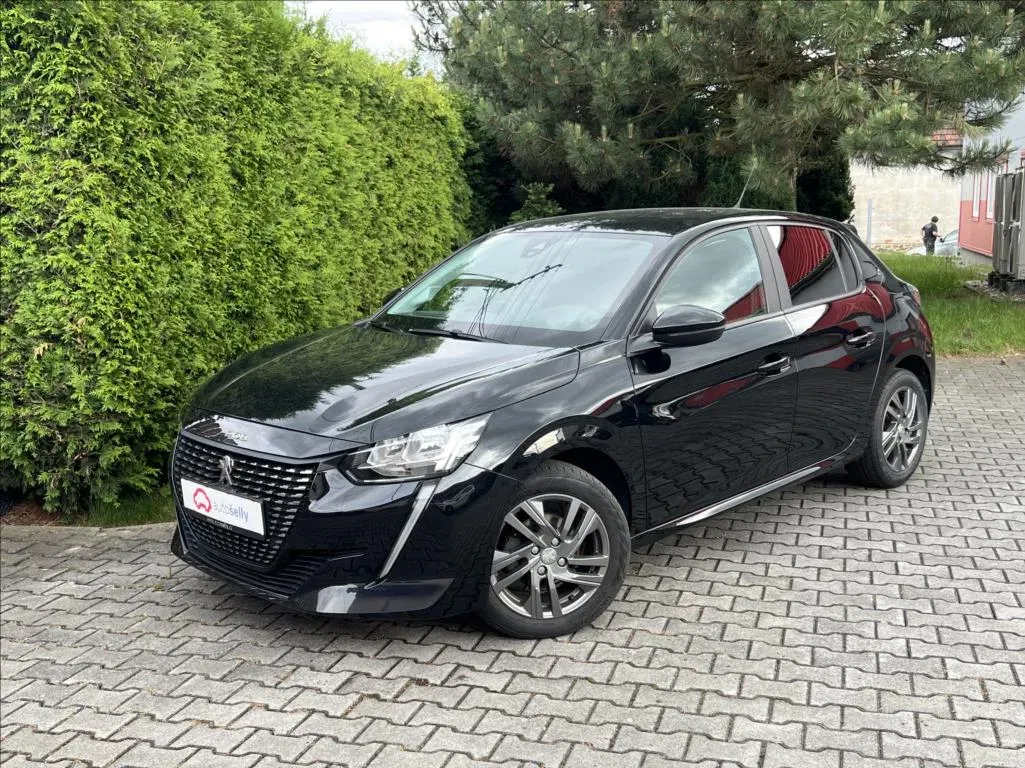 Peugeot 208 - Obrázek 1